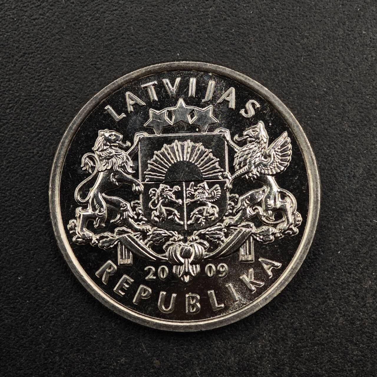 【淘币小摊】实时拍第八百七十七拍   散币场    每周一统一发货 拉脱维亚2009年1拉特圣诞树纪念币