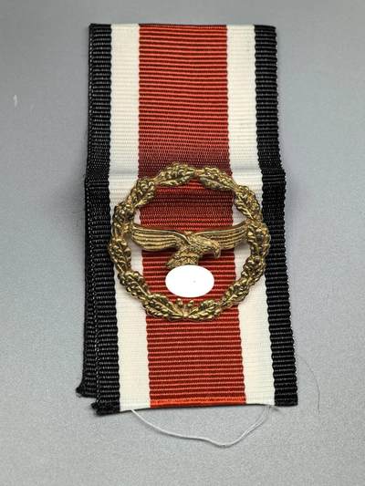 小驴勋章奖章收藏3月7日周六晚六点拍卖（珍爱和平，收藏战争，铭记历史，勿忘国耻，忠党爱国。有偿代拍，送拍规则在简介最后，参拍须阅读规则后再参拍，关系到运费包装发货时效真假辨别等关键信息，拍卖时不再发原图，看大图店主微信码在拍卖店铺介绍里） - 工艺品 空军荣誉勋饰 非原品