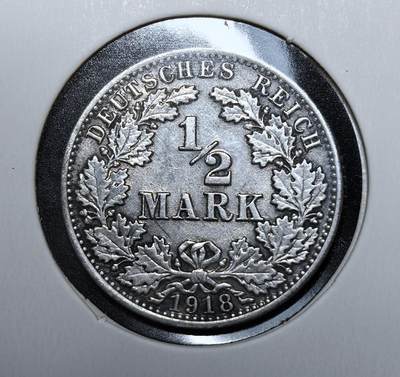 外国优质老铜币银币苏联纪念章，每周六晚九点倒数截拍，满百包邮可寄存，持续收拍 - 德意志帝国1918年版 1/2 马克银币2.77克900银纯银价54元，为帝国末期发行的流通银币，发行于一战末期，彼时帝国已放弃金本位，该币是维持战时经济的货币工具，次年帝国覆灭后逐步退出流通，见证了德意志帝国的最后岁月。