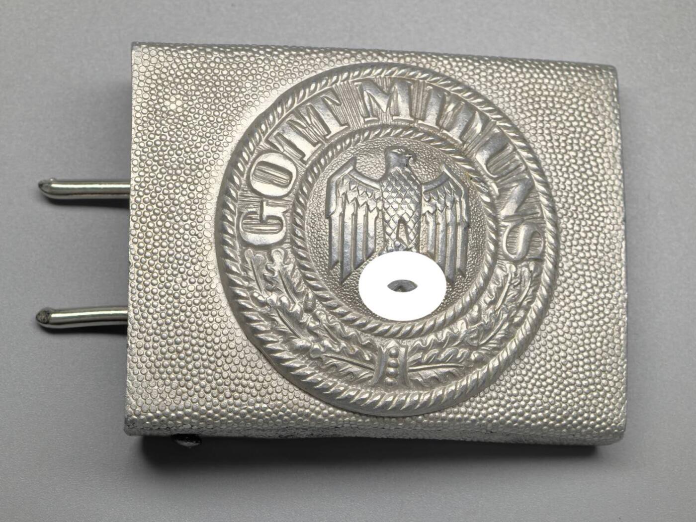 小驴勋章奖章收藏3月7日周六晚六点拍卖（珍爱和平，收藏战争，铭记历史，勿忘国耻，忠党爱国。有偿代拍，送拍规则在简介最后，参拍须阅读规则后再参拍，关系到运费包装发货时效真假辨别等关键信息，拍卖时不再发原图，看大图店主微信码在拍卖店铺介绍里） 得三腰带扣