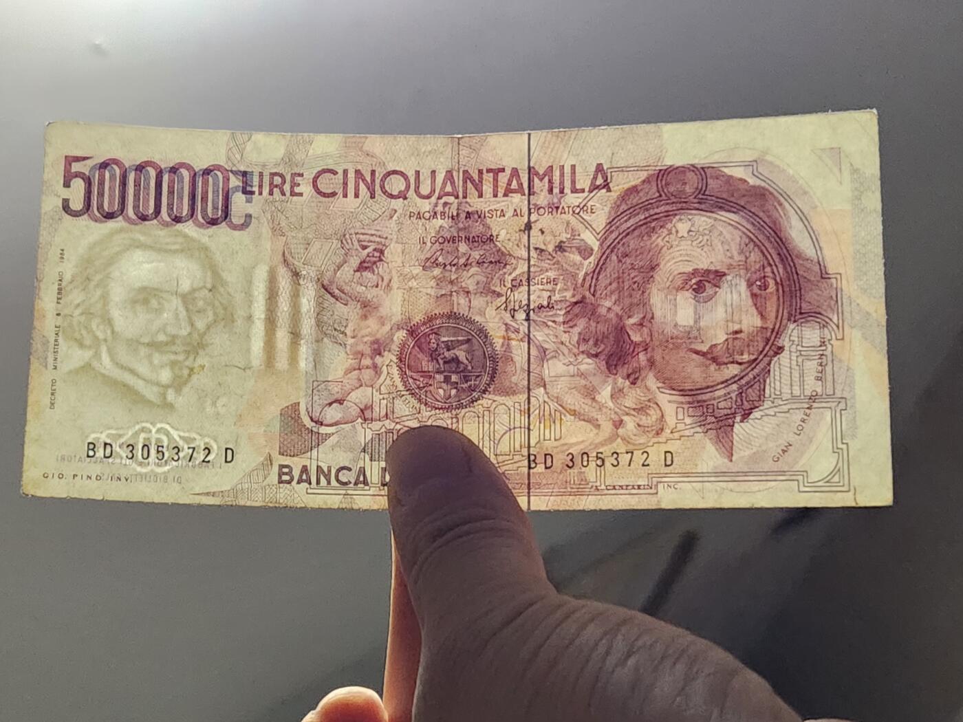 3月6号晚上8点 外国纸币自动截拍第35场 意大利50000 不同签名2 美品