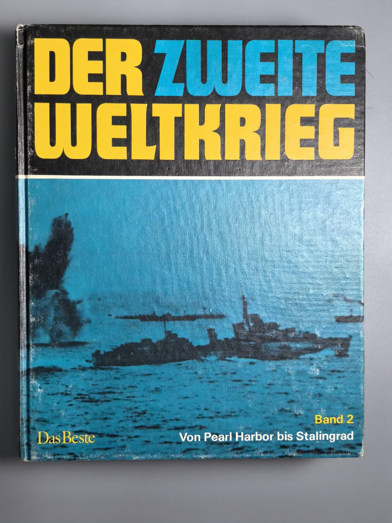 小驴勋章奖章收藏3月7日周六晚六点拍卖（珍爱和平，收藏战争，铭记历史，勿忘国耻，忠党爱国。有偿代拍，送拍规则在简介最后，参拍须阅读规则后再参拍，关系到运费包装发货时效真假辨别等关键信息，拍卖时不再发原图，看大图店主微信码在拍卖店铺介绍里） 第二次世界大战纪实大画册 全三册 完整一套，1979 年出版 印刷精良 全重约四公斤，图文并茂介绍了二战的全过程，海量二战各个战场的老照片