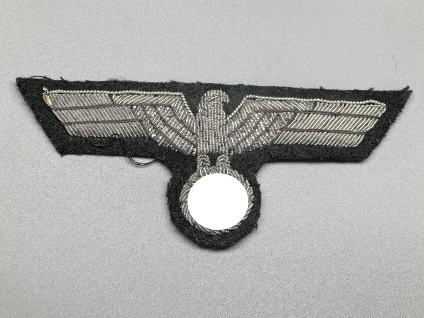 小驴勋章奖章收藏3月7日周六晚六点拍卖（珍爱和平，收藏战争，铭记历史，勿忘国耻，忠党爱国。有偿代拍，送拍规则在简介最后，参拍须阅读规则后再参拍，关系到运费包装发货时效真假辨别等关键信息，拍卖时不再发原图，看大图店主微信码在拍卖店铺介绍里） 工艺品 陆军胸鹰 非原品