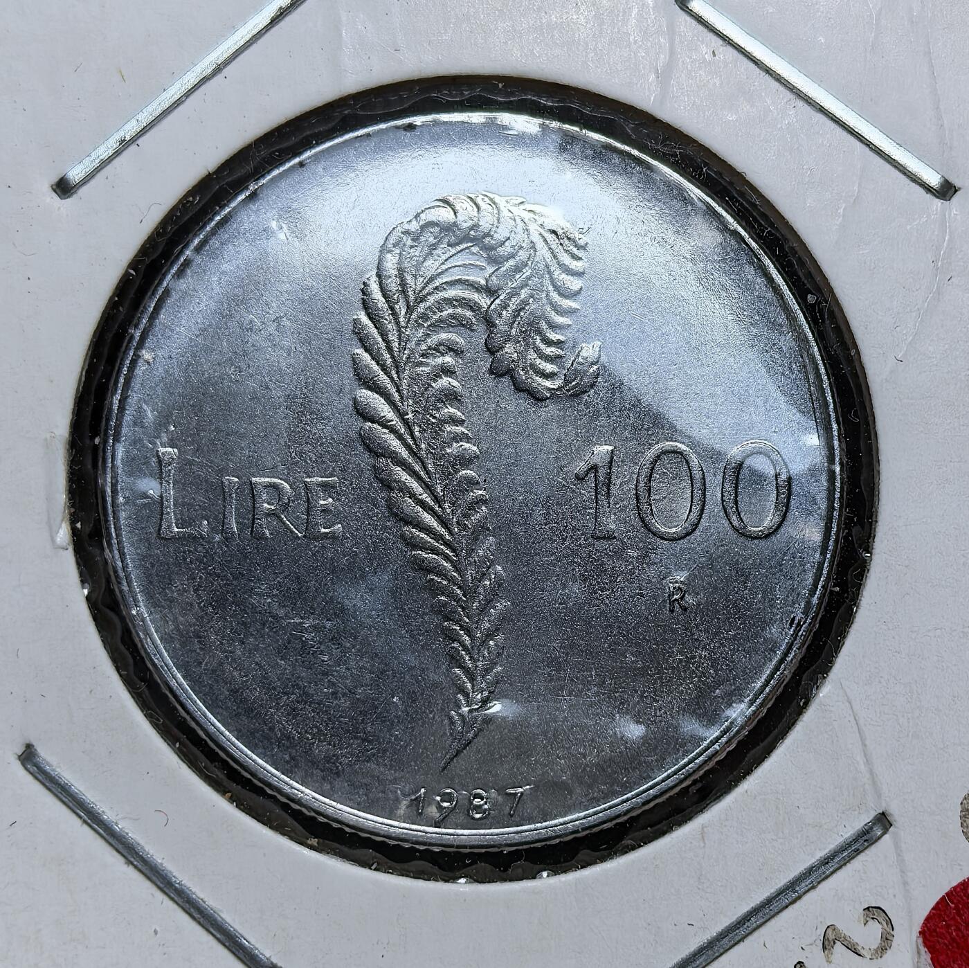 外国优质老铜币银币苏联纪念章，每周六晚九点倒数截拍，满百包邮可寄存，持续收拍 圣马力诺1987年100里拉。圣马力诺长期使用里拉作为货币，此币正面为其国徽，背面是象征和平的橄榄枝，彼时它与意大利里拉挂钩，流通至 2002 年欧元启用后退出。