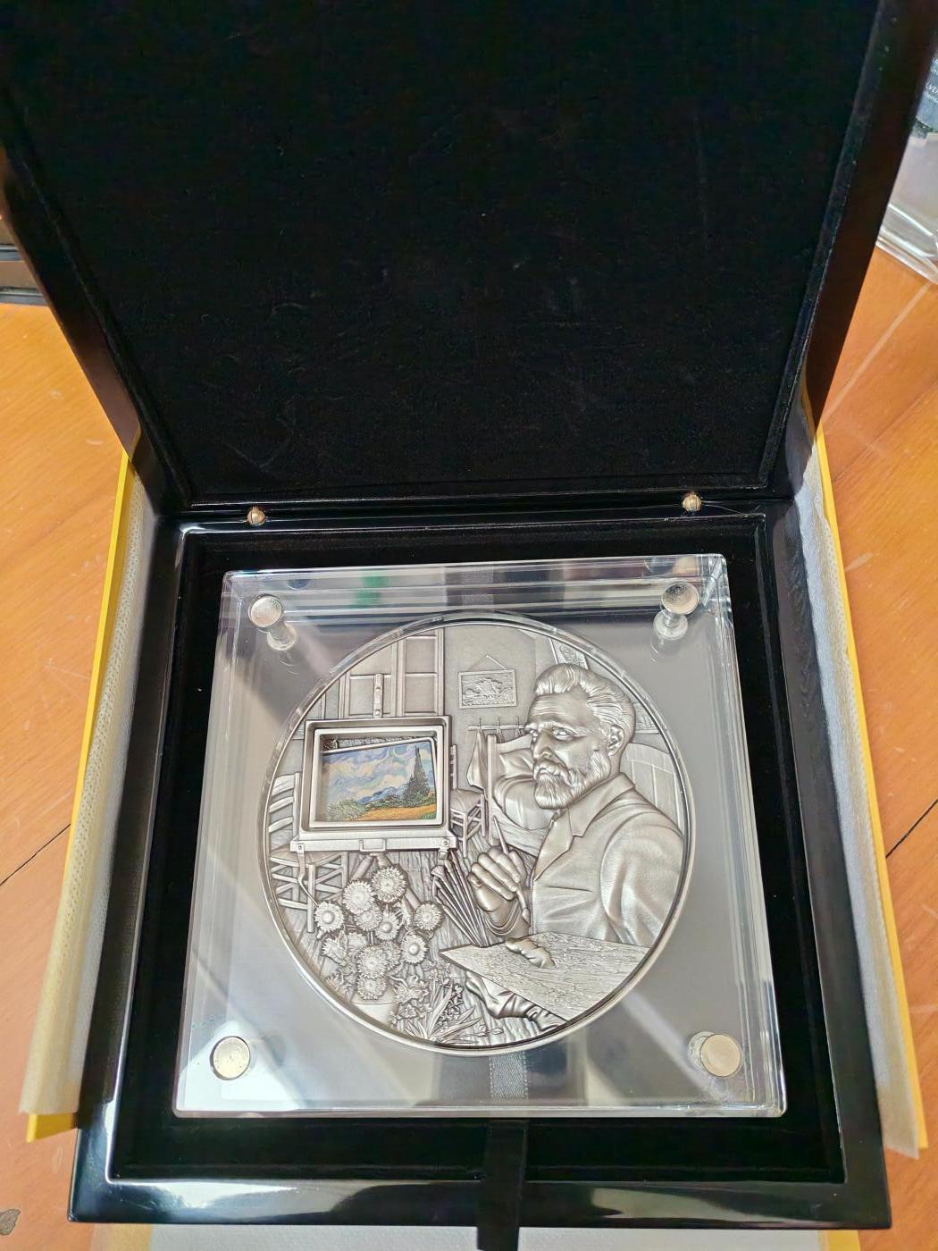 长老汇马年精选第七场拍卖 2023乍得梵高四幅画5盎司999银38盎司999铜25000法郎仿佛高浮雕币，盒证全，199枚