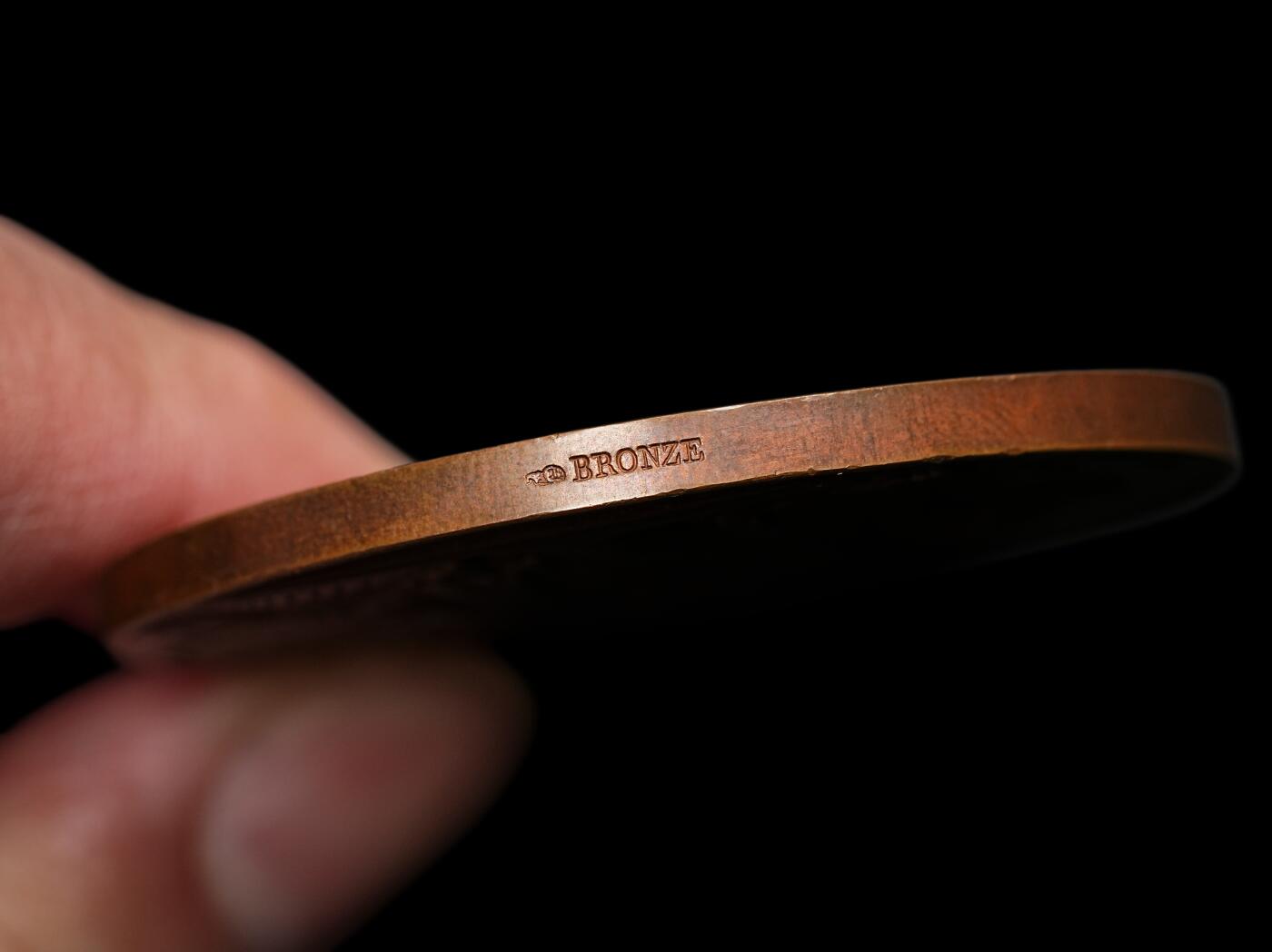 修遠堂世界钱币第106期，请看参拍说明 19世纪末至20世纪初的法国工业安全协会荣誉铜章，50.80mm，64.29g