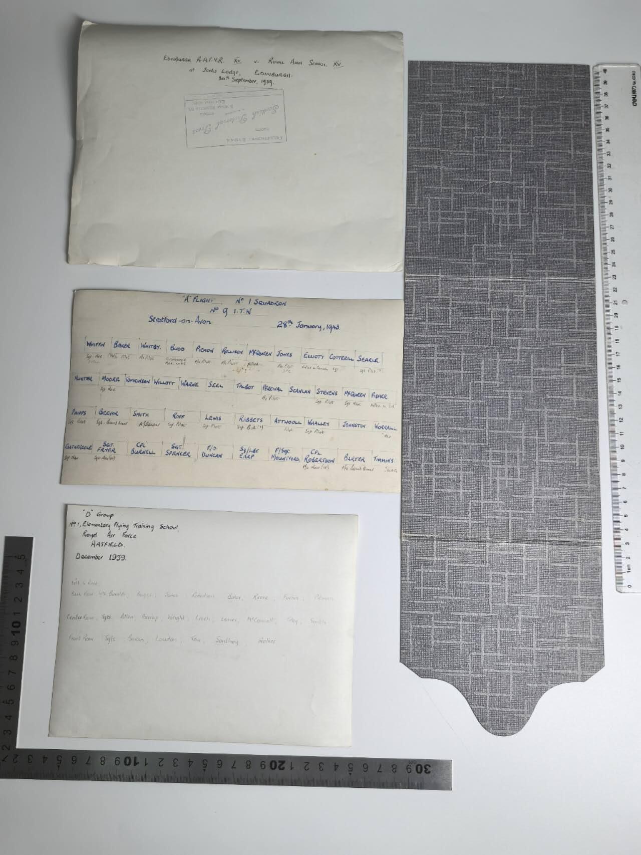 小驴勋章奖章收藏3月7日周六晚六点拍卖（珍爱和平，收藏战争，铭记历史，勿忘国耻，忠党爱国。有偿代拍，送拍规则在简介最后，参拍须阅读规则后再参拍，关系到运费包装发货时效真假辨别等关键信息，拍卖时不再发原图，看大图店主微信码在拍卖店铺介绍里） 二战皇家空军上尉套：皇家空军I.W.J．罗伯逊 空军上尉的大尺寸照片一组