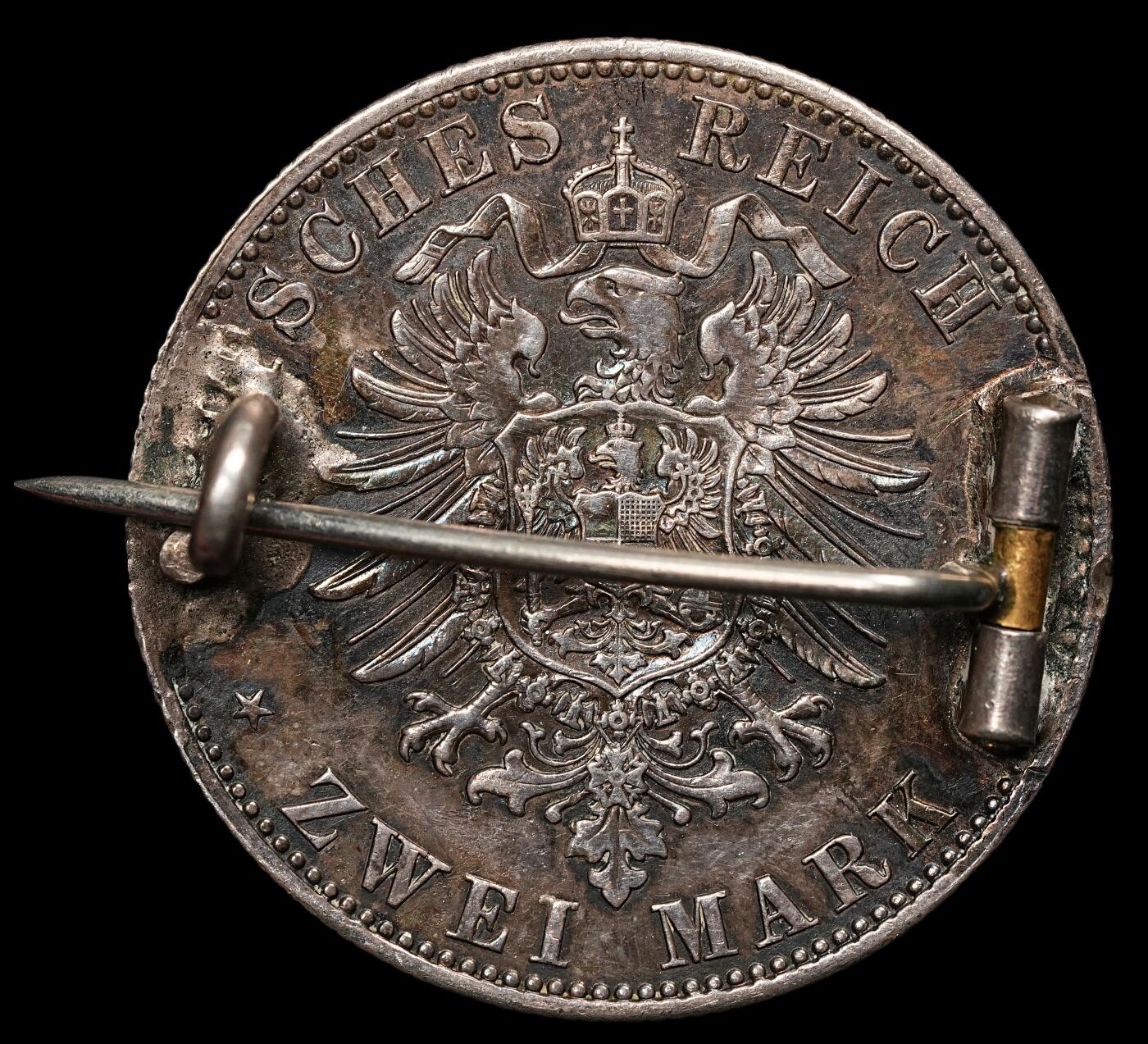 修遠堂世界钱币第106期，请看参拍说明 1888年普鲁士弗里德里希三世2马克银币，改胸针，重11.97g