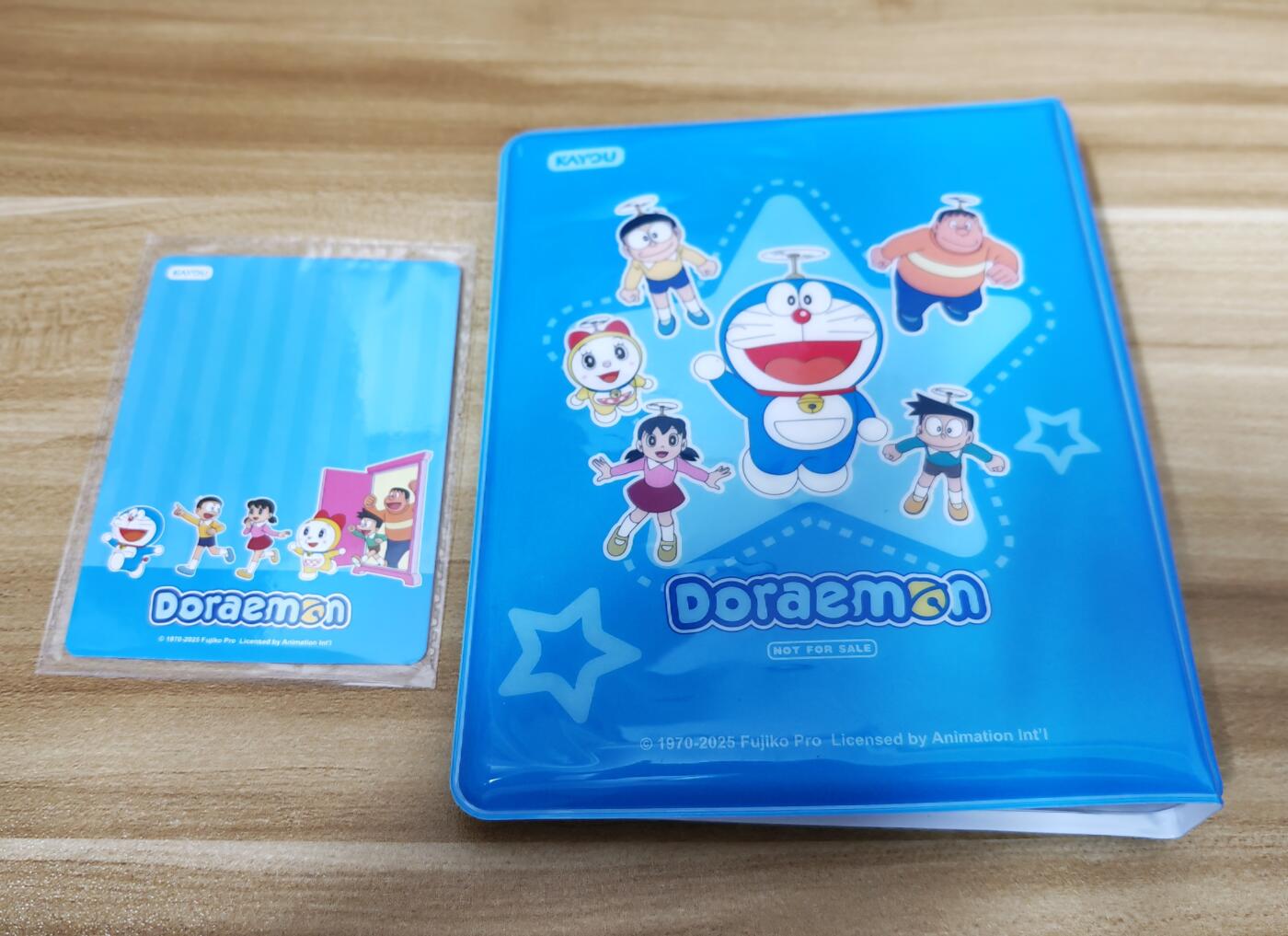 新人福利第一场（限时免佣寄、拍！！支持卡牌、盲盒各类潮玩） 卡游哆啦A梦2宫格卡册+限量PR卡一张（自带20张卡页）