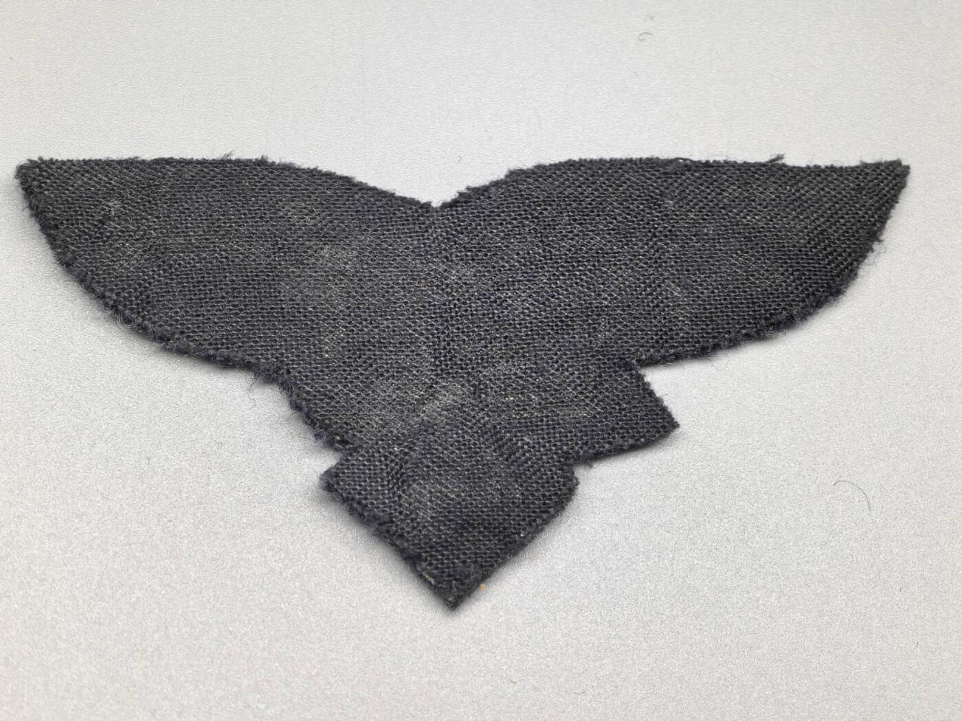 小驴勋章奖章收藏3月7日周六晚六点拍卖（珍爱和平，收藏战争，铭记历史，勿忘国耻，忠党爱国。有偿代拍，送拍规则在简介最后，参拍须阅读规则后再参拍，关系到运费包装发货时效真假辨别等关键信息，拍卖时不再发原图，看大图店主微信码在拍卖店铺介绍里） 工艺品 空军胸鹰徽章 非原品