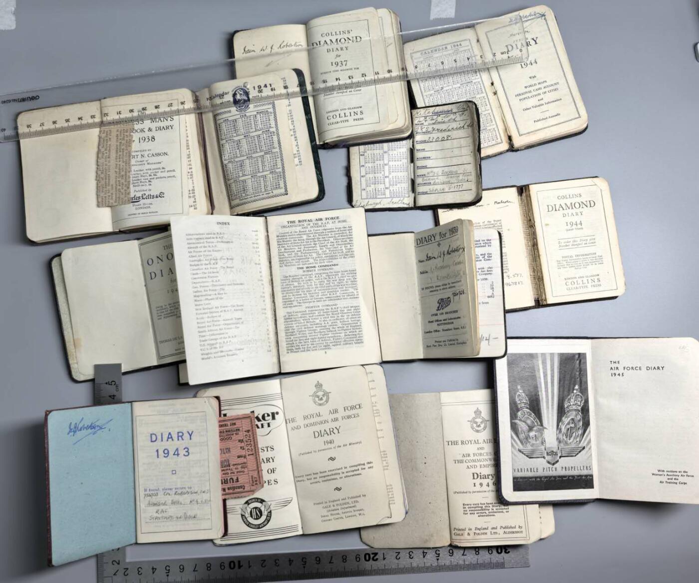 小驴勋章奖章收藏3月7日周六晚六点拍卖（珍爱和平，收藏战争，铭记历史，勿忘国耻，忠党爱国。有偿代拍，送拍规则在简介最后，参拍须阅读规则后再参拍，关系到运费包装发货时效真假辨别等关键信息，拍卖时不再发原图，看大图店主微信码在拍卖店铺介绍里）