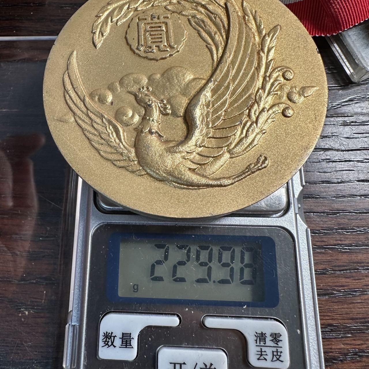 蒂克钱币-第59场 日本企业章 徽章拍卖 日本 凤凰镀金章 77mm 230g