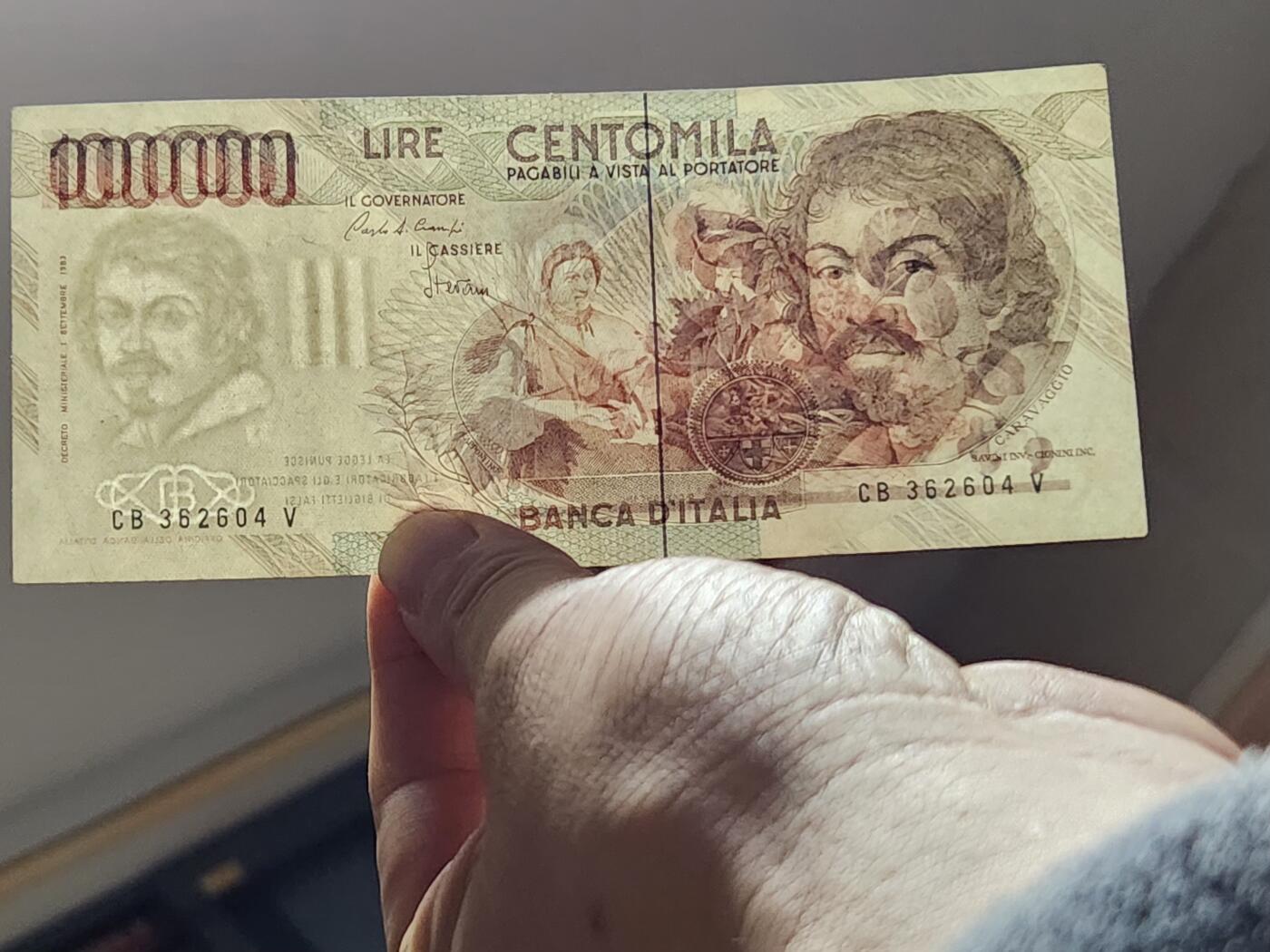 3月6号晚上8点 外国纸币自动截拍第35场 意大利100000签名2美品