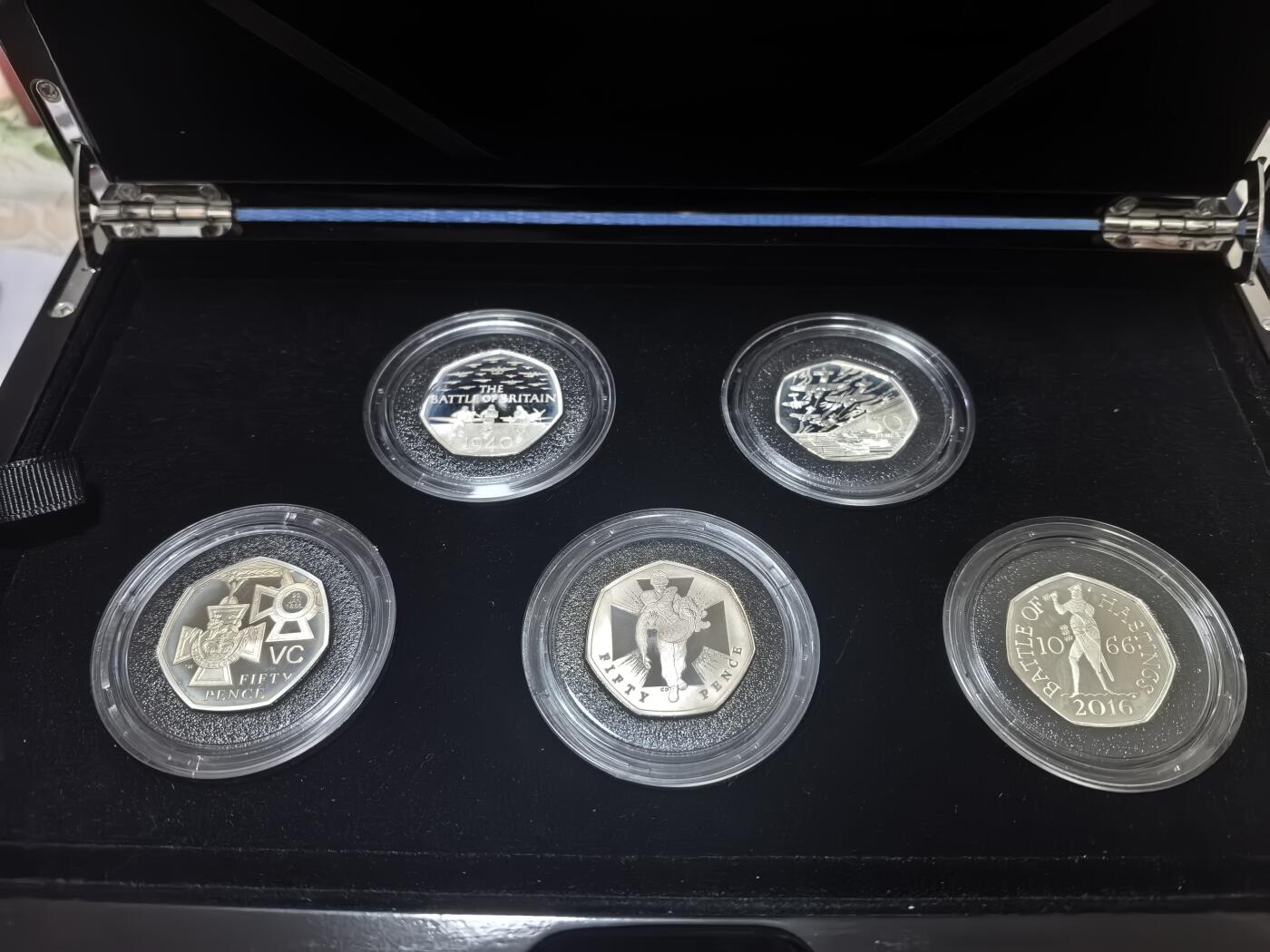 长老汇马年精选第七场拍卖 2019英国50便士发行50周年5枚精制银币套装，军事版版，钢琴烤漆木盒，1969套（2）