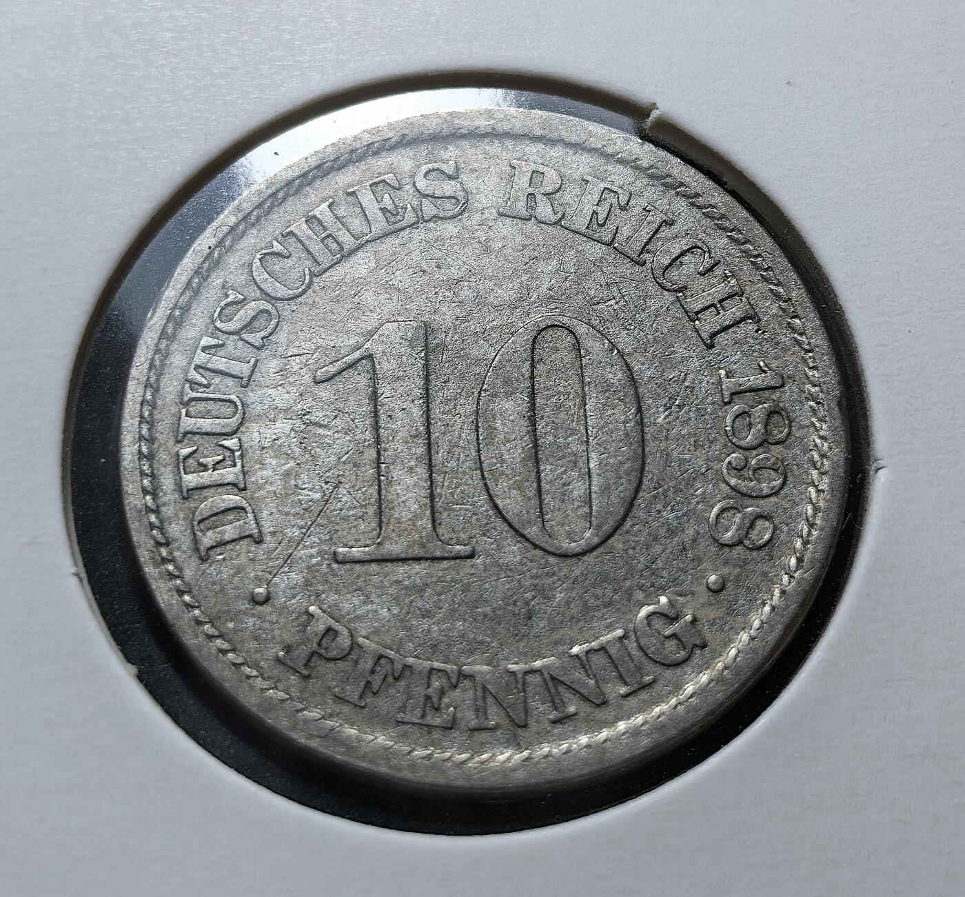 外国优质老铜币银币苏联纪念章，每周六晚九点倒数截拍，满百包邮可寄存，持续收拍 德意志帝国1898年10芬尼A版，属威廉二世时期流通辅币，由柏林铸币厂铸造。正面为面值与国名，背面是帝国鹰徽，见证了第二帝国工业化与殖民扩张阶段的货币体系