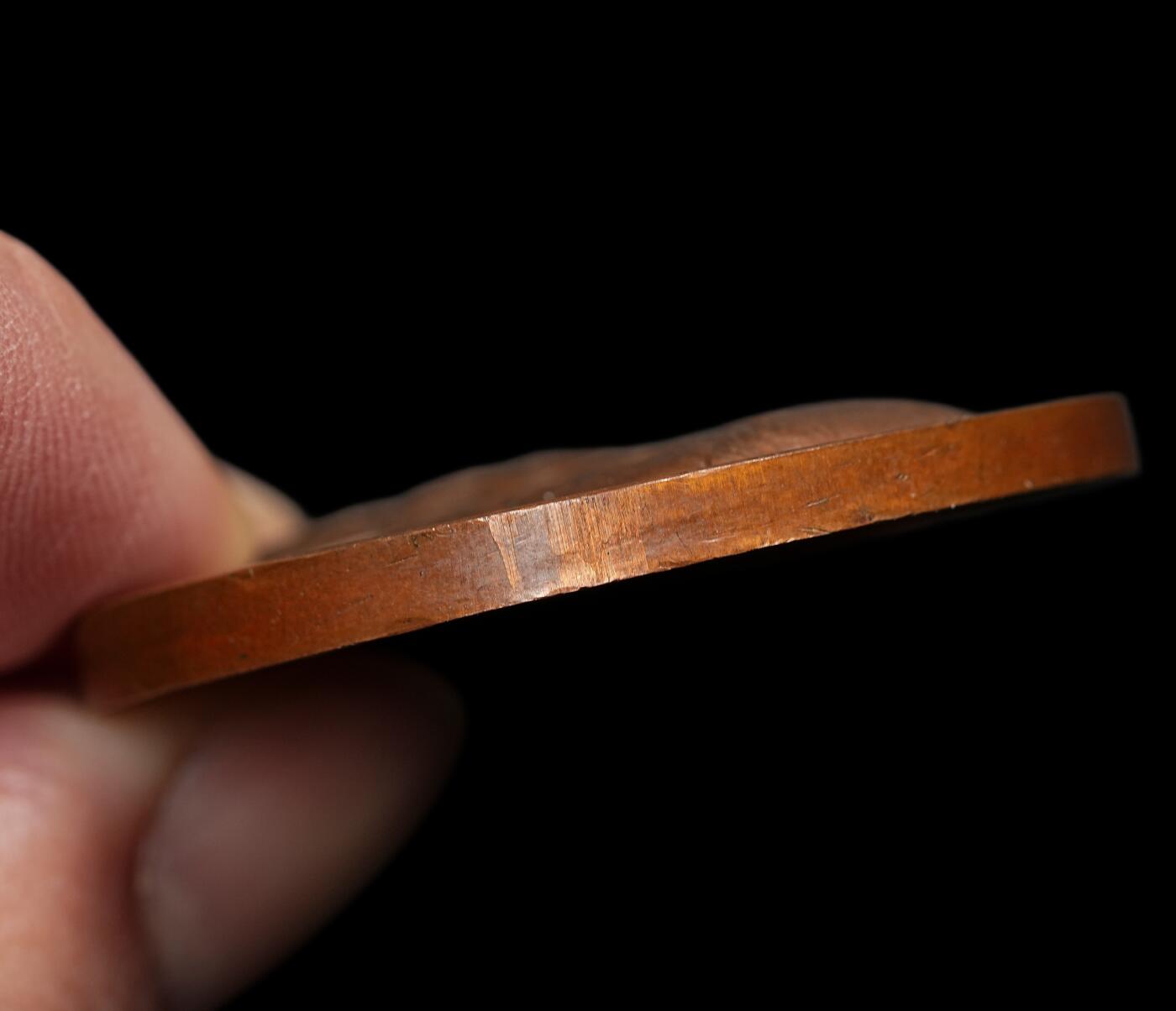 修遠堂世界钱币第106期，请看参拍说明  1823年法国-雅克 - 亨利・贝尔纳丹・德・圣皮埃尔纪念高浮雕铜章，边缘一处打磨，41.10mm，37.88g