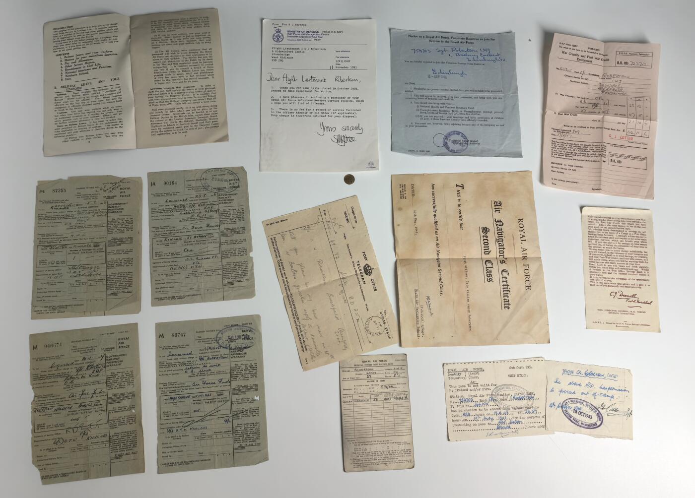 小驴勋章奖章收藏3月7日周六晚六点拍卖（珍爱和平，收藏战争，铭记历史，勿忘国耻，忠党爱国。有偿代拍，送拍规则在简介最后，参拍须阅读规则后再参拍，关系到运费包装发货时效真假辨别等关键信息，拍卖时不再发原图，看大图店主微信码在拍卖店铺介绍里）