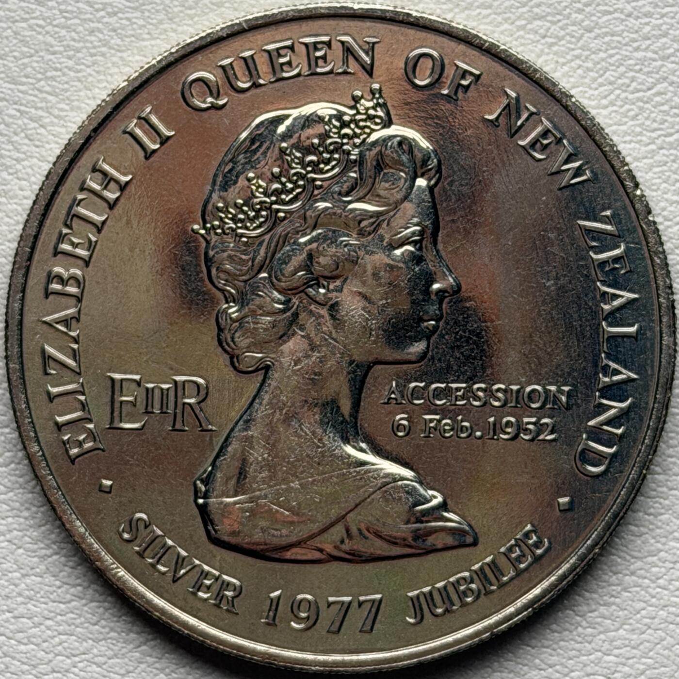 ＜星葵🌻钱币社＞硬币场·第71期·3月10日发货 新西兰1977年女王登基银禧和怀唐伊日盒装1元克朗型纪念币