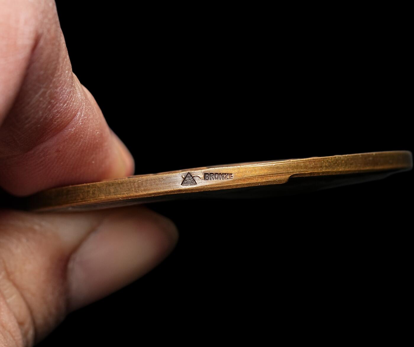 修遠堂世界钱币第106期，请看参拍说明 1936年法国塞纳省体操协会联合会纪念大铜章，50.25mm，53.56g，边小磕