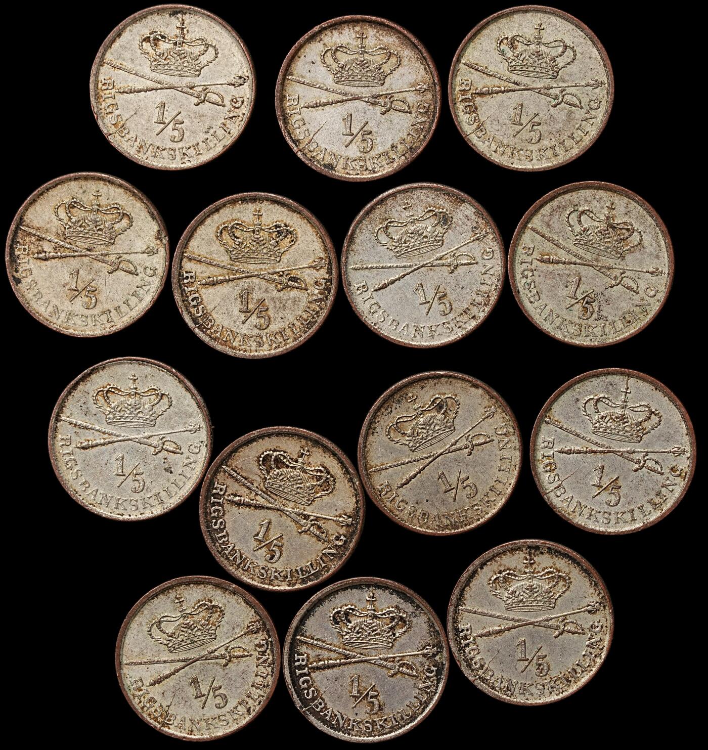 修遠堂世界钱币第106期，请看参拍说明 1842年丹麦1/5 rigsbankskilling铜币一组，完全未流通，老镀银