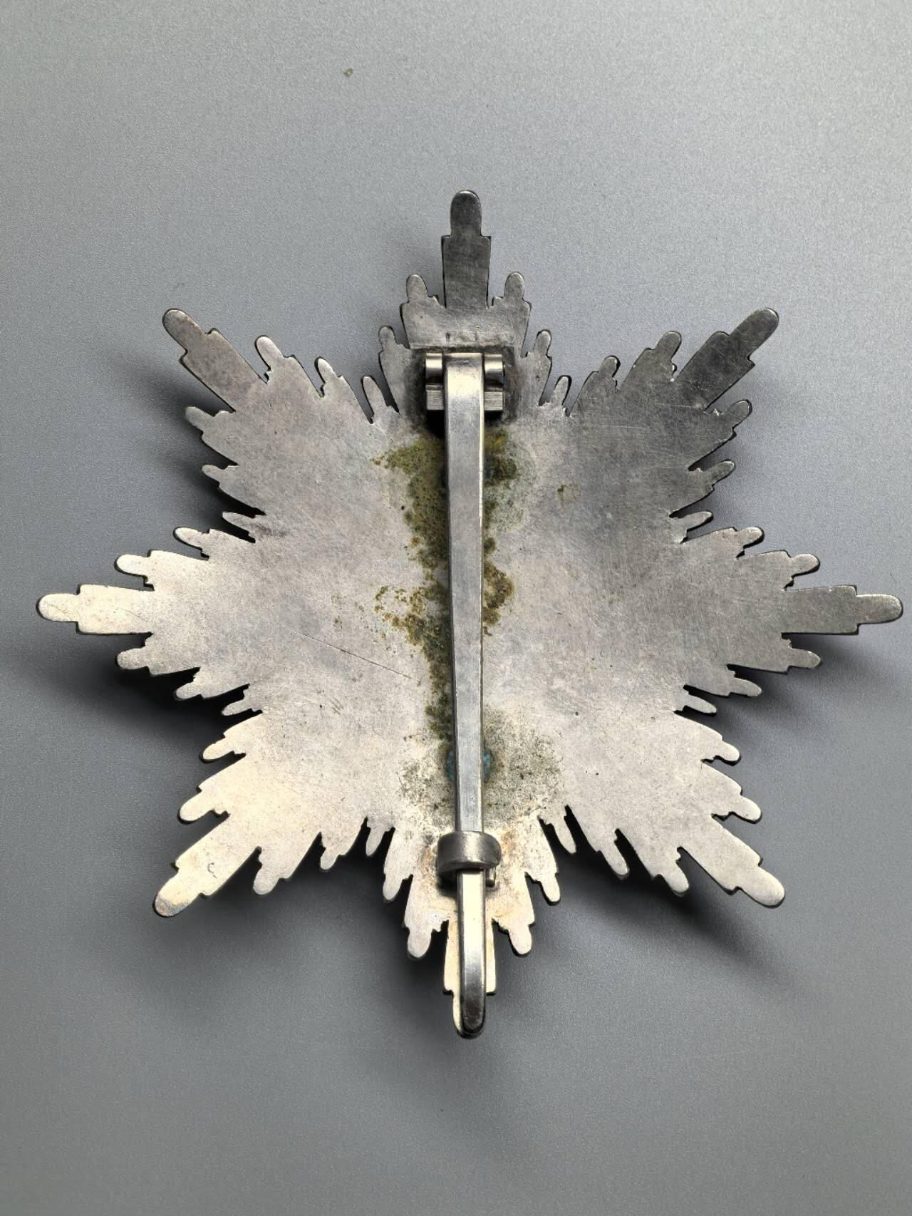 小驴勋章奖章收藏3月7日周六晚六点拍卖（珍爱和平，收藏战争，铭记历史，勿忘国耻，忠党爱国。有偿代拍，送拍规则在简介最后，参拍须阅读规则后再参拍，关系到运费包装发货时效真假辨别等关键信息，拍卖时不再发原图，看大图店主微信码在拍卖店铺介绍里） 现代工艺品 雄鹰勋章大星芒章 非原品 材质未知