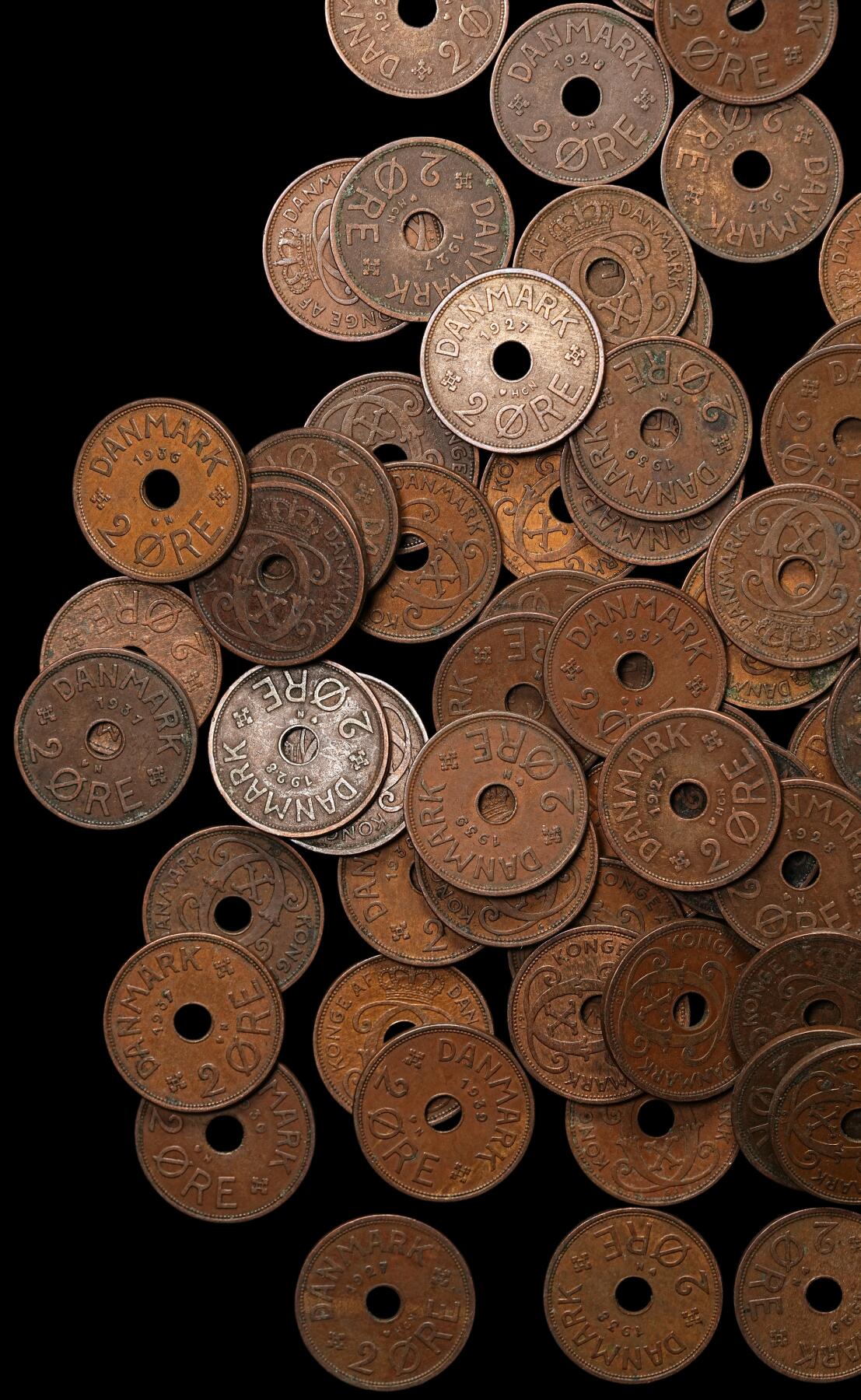 修遠堂世界钱币第106期，请看参拍说明 丹麦中孔2欧尔铜币92枚，1927-1940年