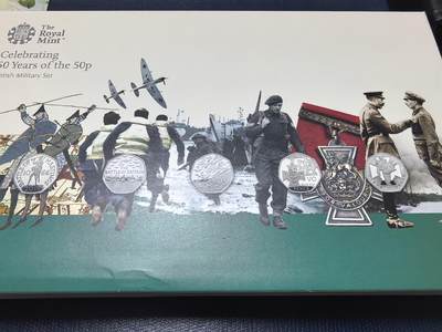 长老汇马年精选第七场拍卖 - 2019英国50便士发行50周年5枚精制银币套装，军事版版，钢琴烤漆木盒，1969套（2）