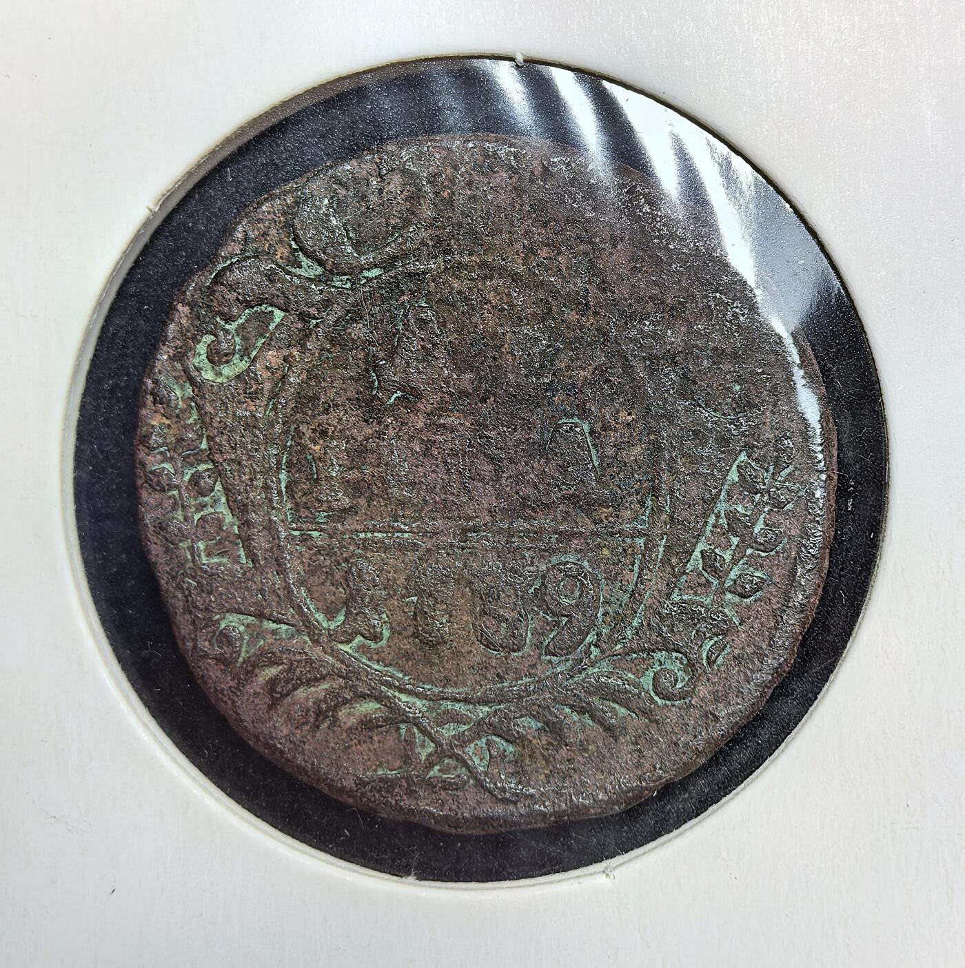 外国优质老铜币银币苏联纪念章，每周六晚九点倒数截拍，满百包邮可寄存，持续收拍 俄罗斯帝国安娜・伊万诺夫娜1739 年1/2 戈比铜币，正面为双头鹰国徽，象征帝国横跨欧亚的野心；背面铸有年份与币值，见证了彼得大帝改革后沙俄货币体系的完善与帝国扩张的历史。