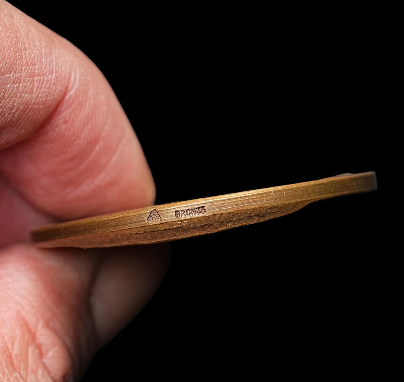 修遠堂世界钱币第106期，请看参拍说明 19世纪末至20世纪初法国海洋与殖民协会荣誉铜章，41.20mm，30.06g