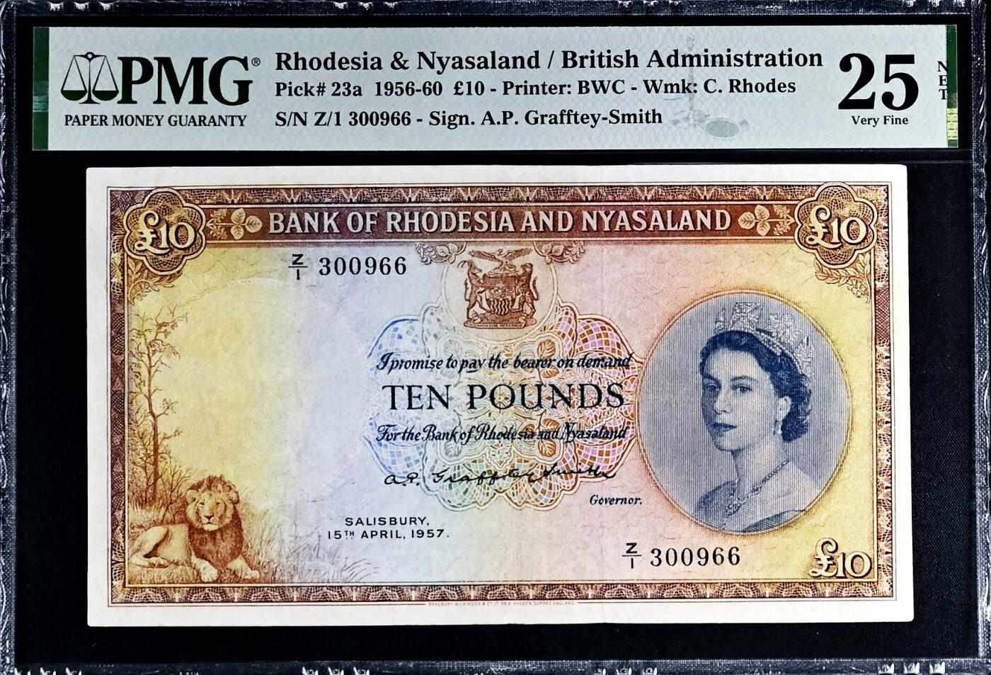  【Blue Auction】世界纸币精拍第791期——18级TOP拍卖/信誉/品质/专业/高效💫 【Z/1冠66尾无47 珍品】罗德西亚和尼亚萨兰 1957年10镑 大冠女王 该套最高值 BWC雕刻 此钞堪称英联邦钞票中最具名气的一款，其高昂面额、珍罕程度及华美设计造就了非凡魅力。从最微小的正面狮子细节到背面的大幅象群雕刻，都可一窥充满非洲特色的巧思和构图。该张没有全新存世，任何品相都非常珍罕，本张状态佳不影响欣赏性价比极高，凑套常缺此张，机会难得（8年前一张非常烂的同分都拍了4800美金）
