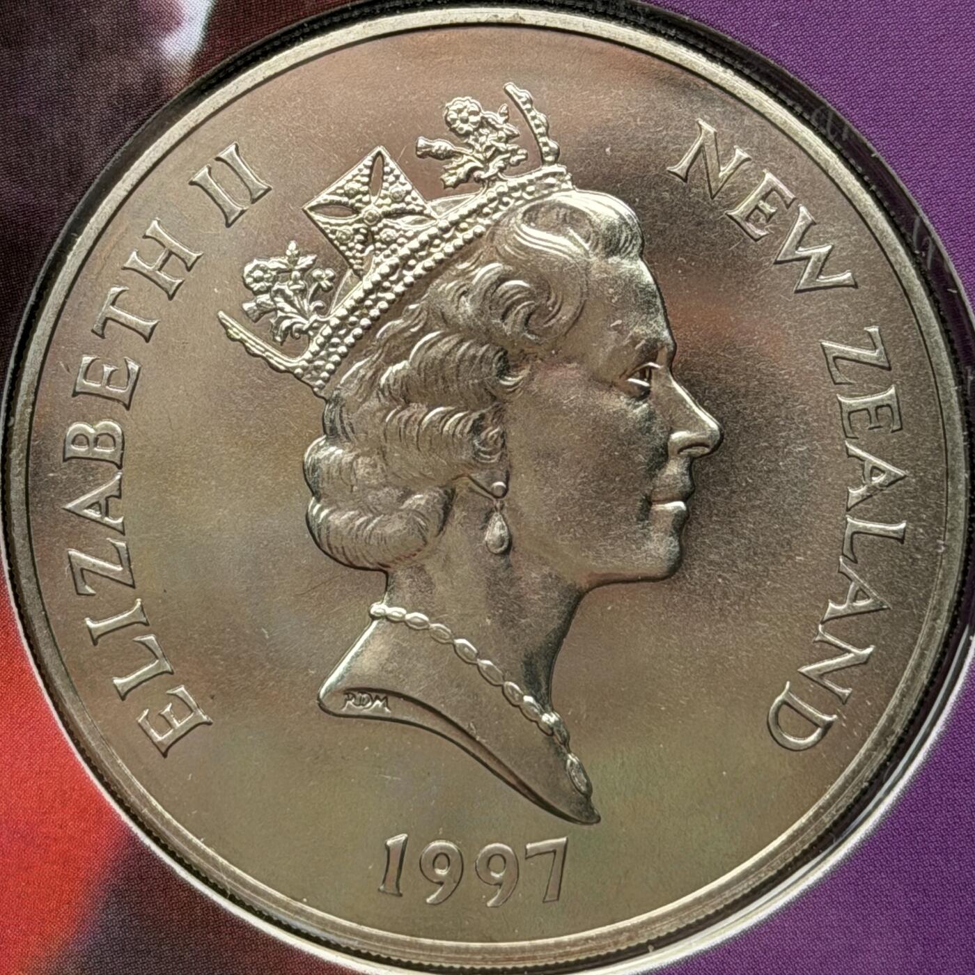 ＜星葵🌻钱币社＞硬币场·第71期·3月10日发货 〈发行量9000〉新西兰1997年女王金婚卡装5元克朗型纪念币