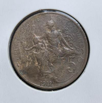 外国优质老铜币银币苏联纪念章，每周六晚九点倒数截拍，满百包邮可寄存，持续收拍 - 法兰西第三共和国1912年5 生丁火炬版，由 Daniel-Dupuis 设计，正面为象征共和的玛丽安娜头像，背面是 “自由、平等、博爱” 与母子形象，材质为青铜，流通于一战前法国，见证第三共和国政教分离与殖民扩张时期。