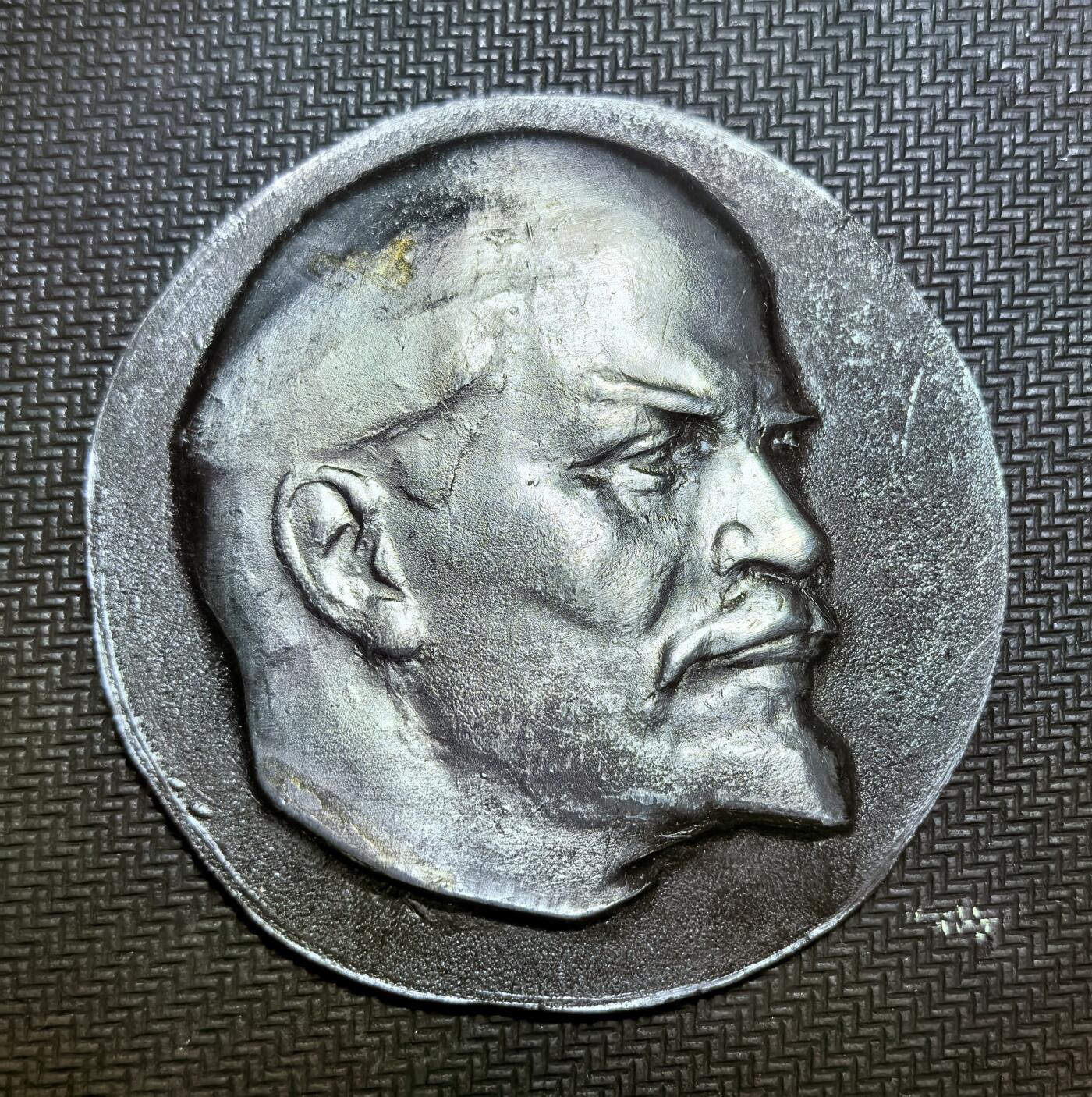 外国优质老铜币银币苏联纪念章，每周六晚九点倒数截拍，满百包邮可寄存，持续收拍