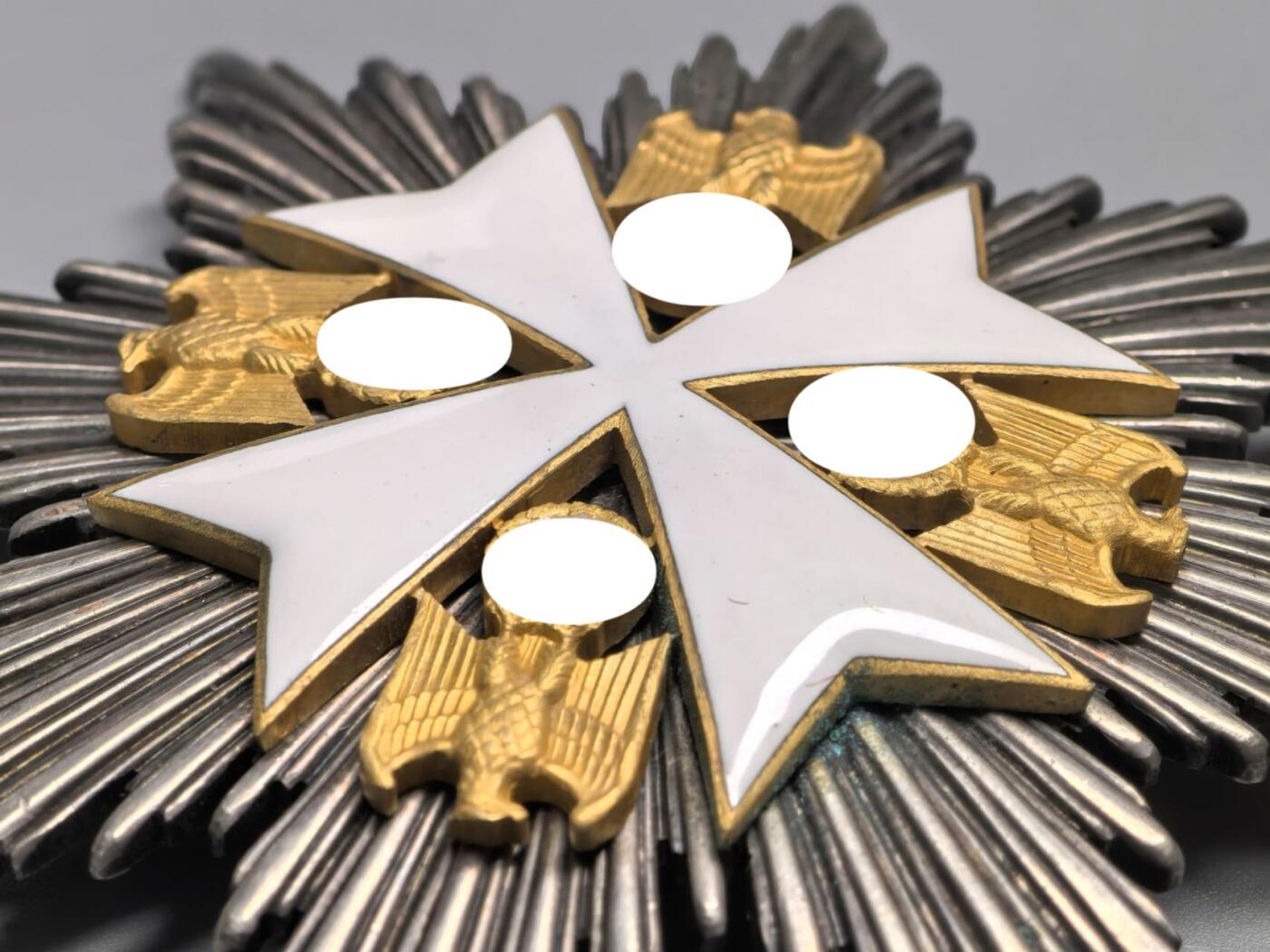 小驴勋章奖章收藏3月7日周六晚六点拍卖（珍爱和平，收藏战争，铭记历史，勿忘国耻，忠党爱国。有偿代拍，送拍规则在简介最后，参拍须阅读规则后再参拍，关系到运费包装发货时效真假辨别等关键信息，拍卖时不再发原图，看大图店主微信码在拍卖店铺介绍里） 现代工艺品 雄鹰勋章大星芒章 非原品 材质未知