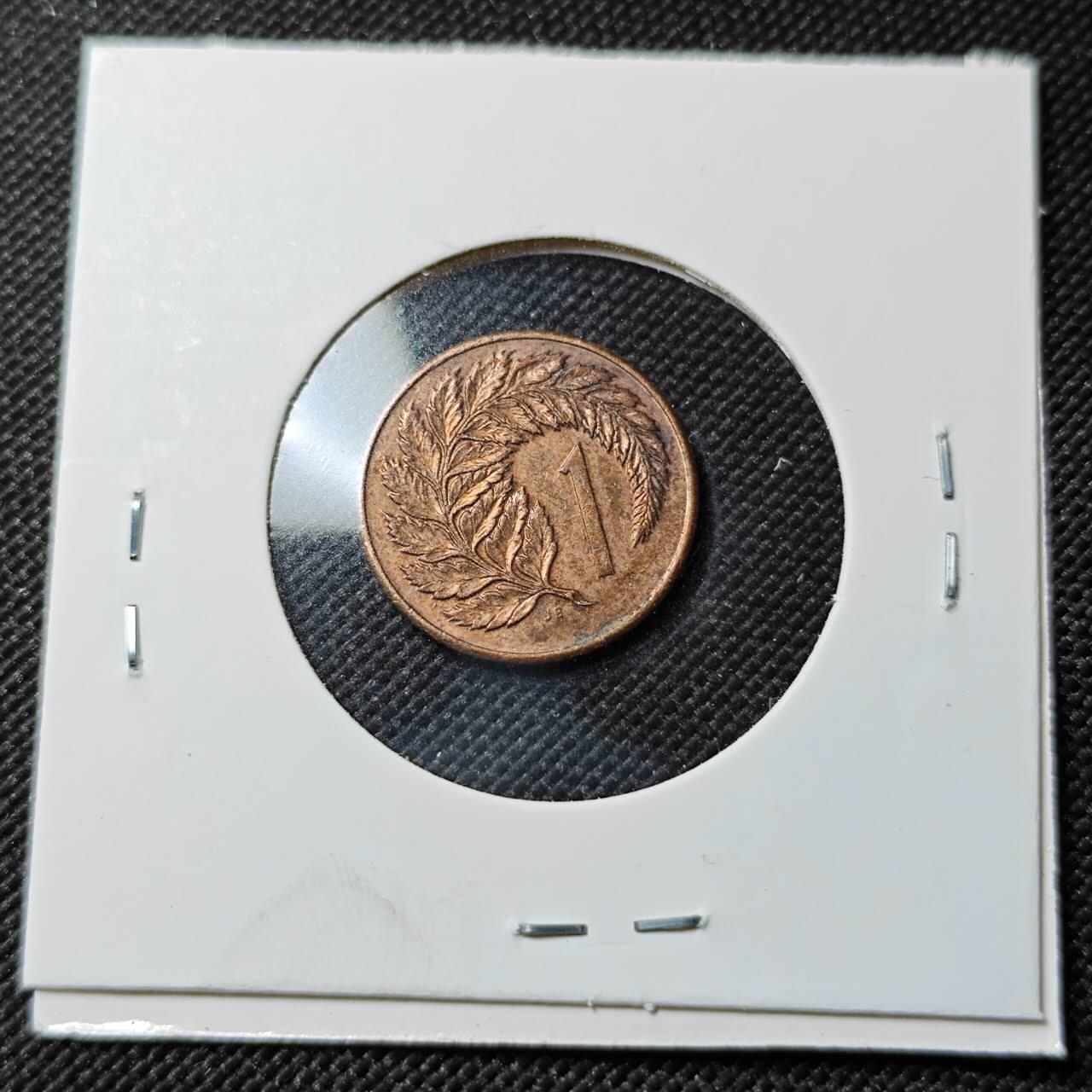 KK钱币收藏小铺   第401期 2月预留时间 周末发货  1965新西兰1元铜币 浅雕版 加拿大代铸