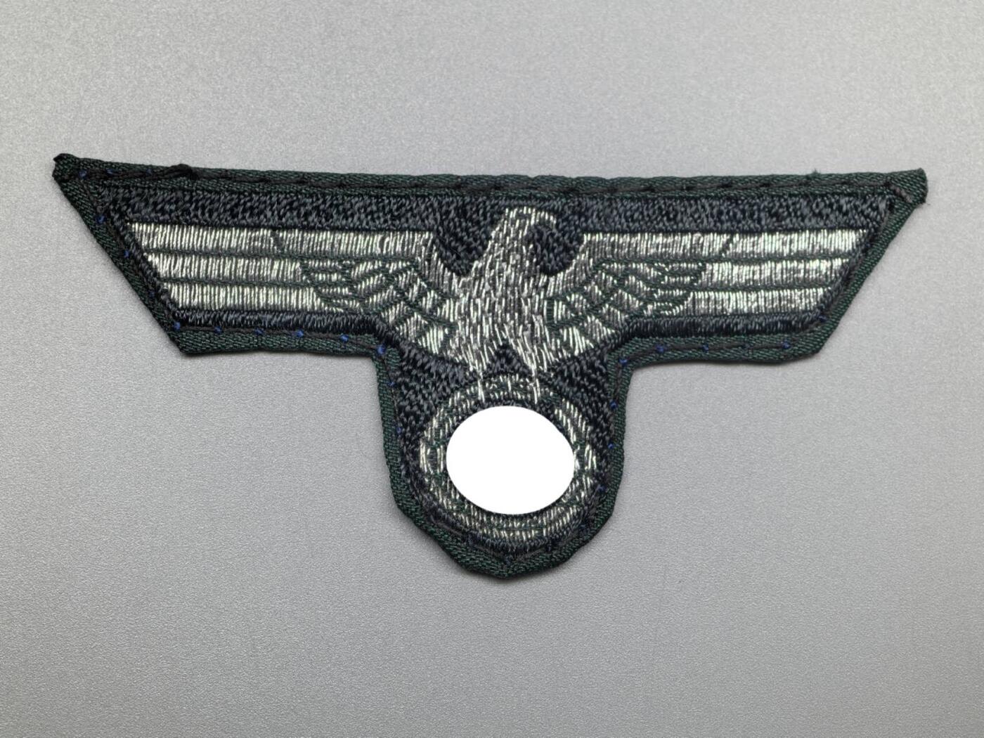 小驴勋章奖章收藏3月7日周六晚六点拍卖（珍爱和平，收藏战争，铭记历史，勿忘国耻，忠党爱国。有偿代拍，送拍规则在简介最后，参拍须阅读规则后再参拍，关系到运费包装发货时效真假辨别等关键信息，拍卖时不再发原图，看大图店主微信码在拍卖店铺介绍里） 工艺品 陆军胸鹰徽章 非原品