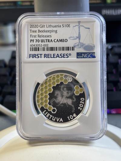 第192期拍卖 - 立陶宛2020采蜂人镀金纪念银币NGC-PF70首期无原盒证书，23.33克，925银镀金，发行量2500枚