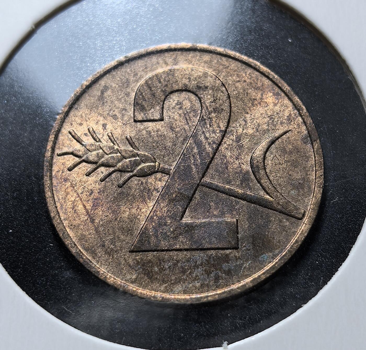 外国优质老铜币银币苏联纪念章，每周六晚九点倒数截拍，满百包邮可寄存，持续收拍 瑞士1969年2生丁，正面为瑞士十字与国名 “HELVETIA”，背面麦穗镰刀象征农业。1978 年停止流通，是瑞士联邦货币体系中早期小额辅币，见证了瑞郎币制演变。