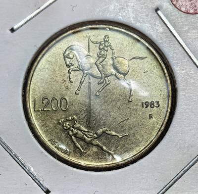 外国优质老铜币银币苏联纪念章，每周六晚九点倒数截拍，满百包邮可寄存，持续收拍 - 圣马力诺1983年反战200里拉纪念币，属于圣马力诺里拉体系，与意大利里拉挂钩，2002 年被欧元取代。币面图案为 “核威胁” 主题，呼吁和平，是该国年度更换设计的流通纪念币之一。