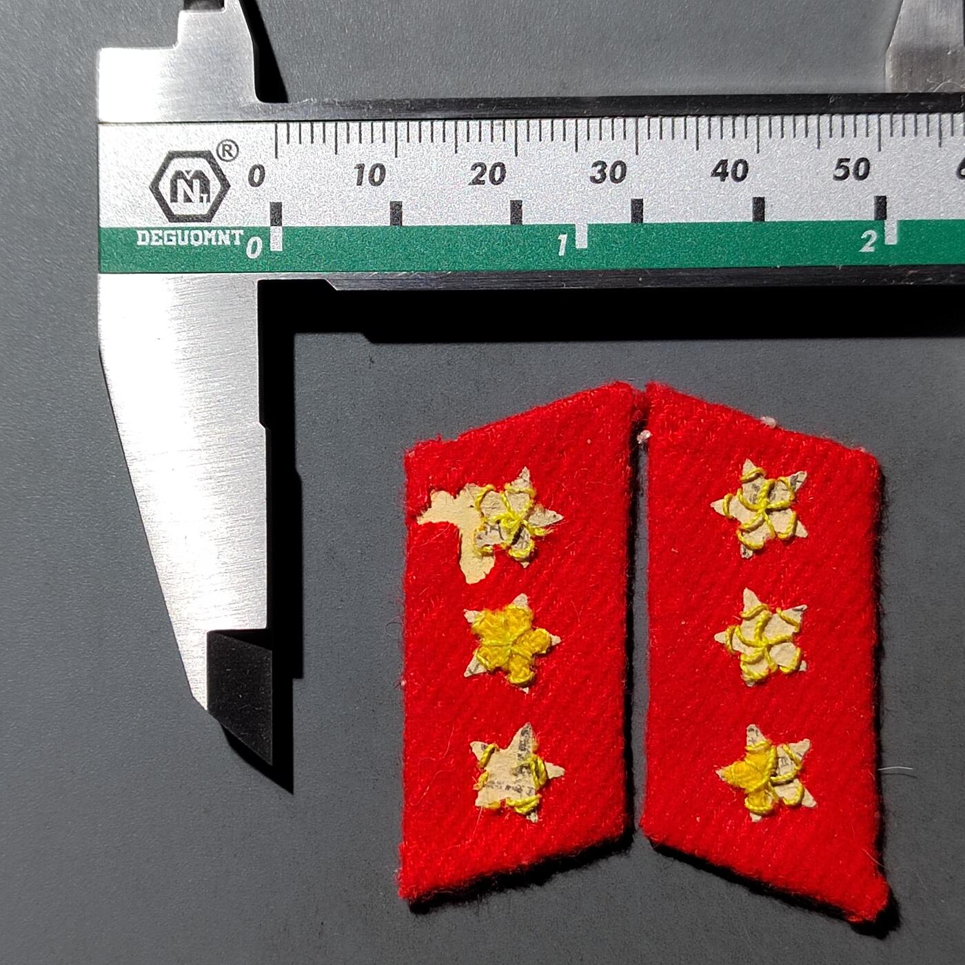 PCAI钱币  6-769  钱币纪念章邮票小专场 领章一付