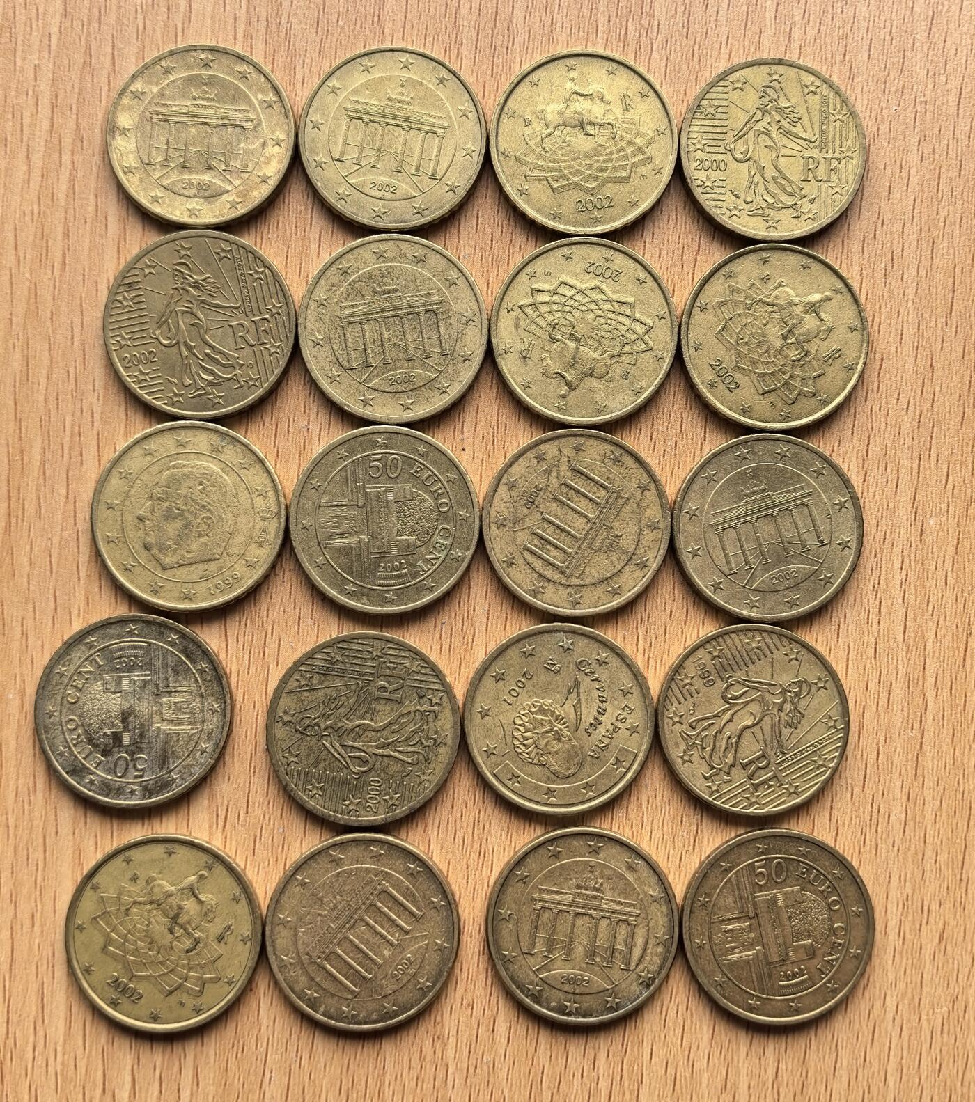 外国优质老铜币银币苏联纪念章，每周六晚九点倒数截拍，满百包邮可寄存，持续收拍 50 欧分20枚，采用北欧金合金铸造，统一面由比利时设计师 Luc Luycx 设计，背面则由各成员国自主创作，兼具统一币值与多元文化特色。