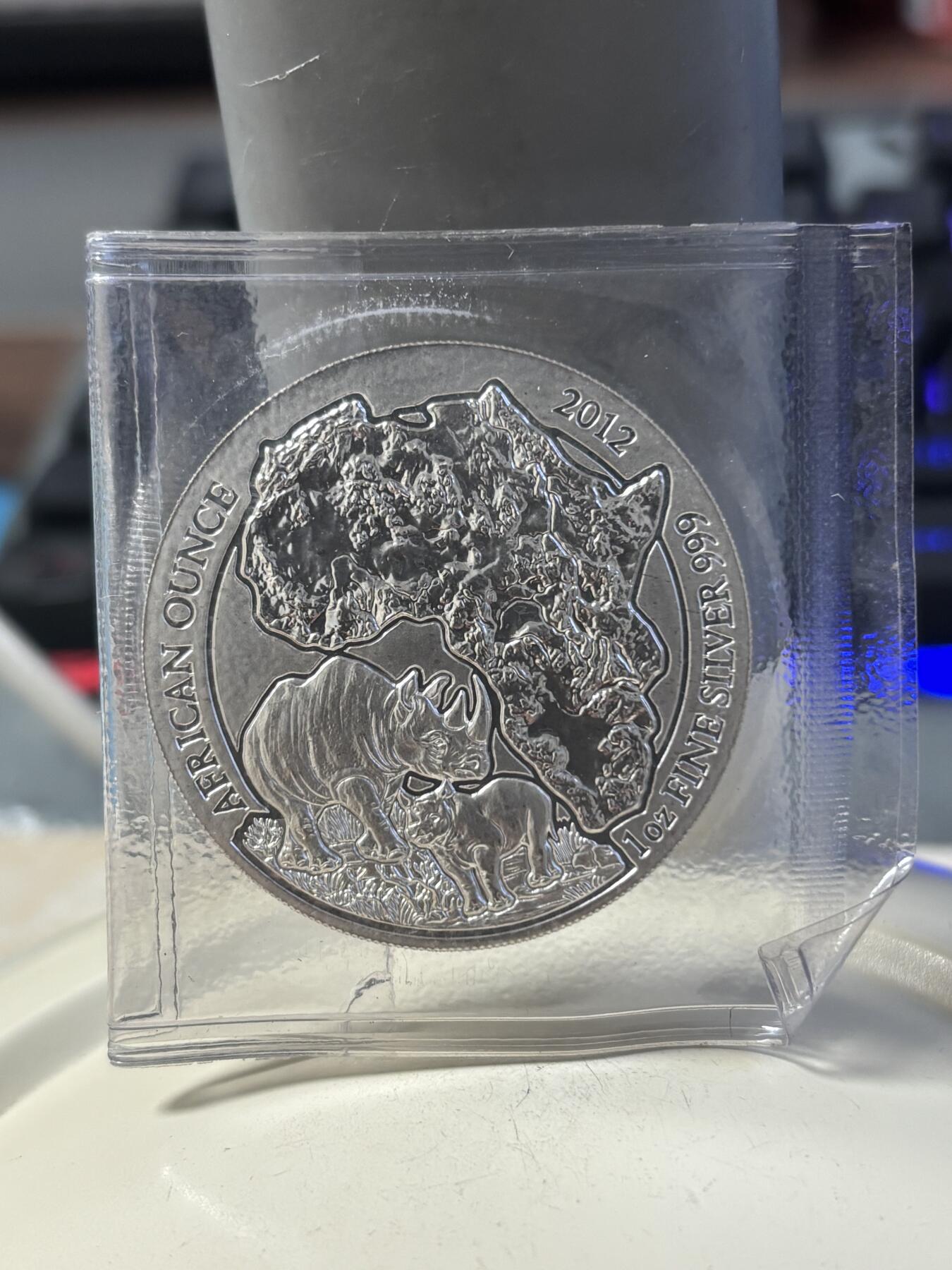 第192期拍卖 卢旺达2012年非洲野生动物系列5犀牛1盎司纪念银币，999银