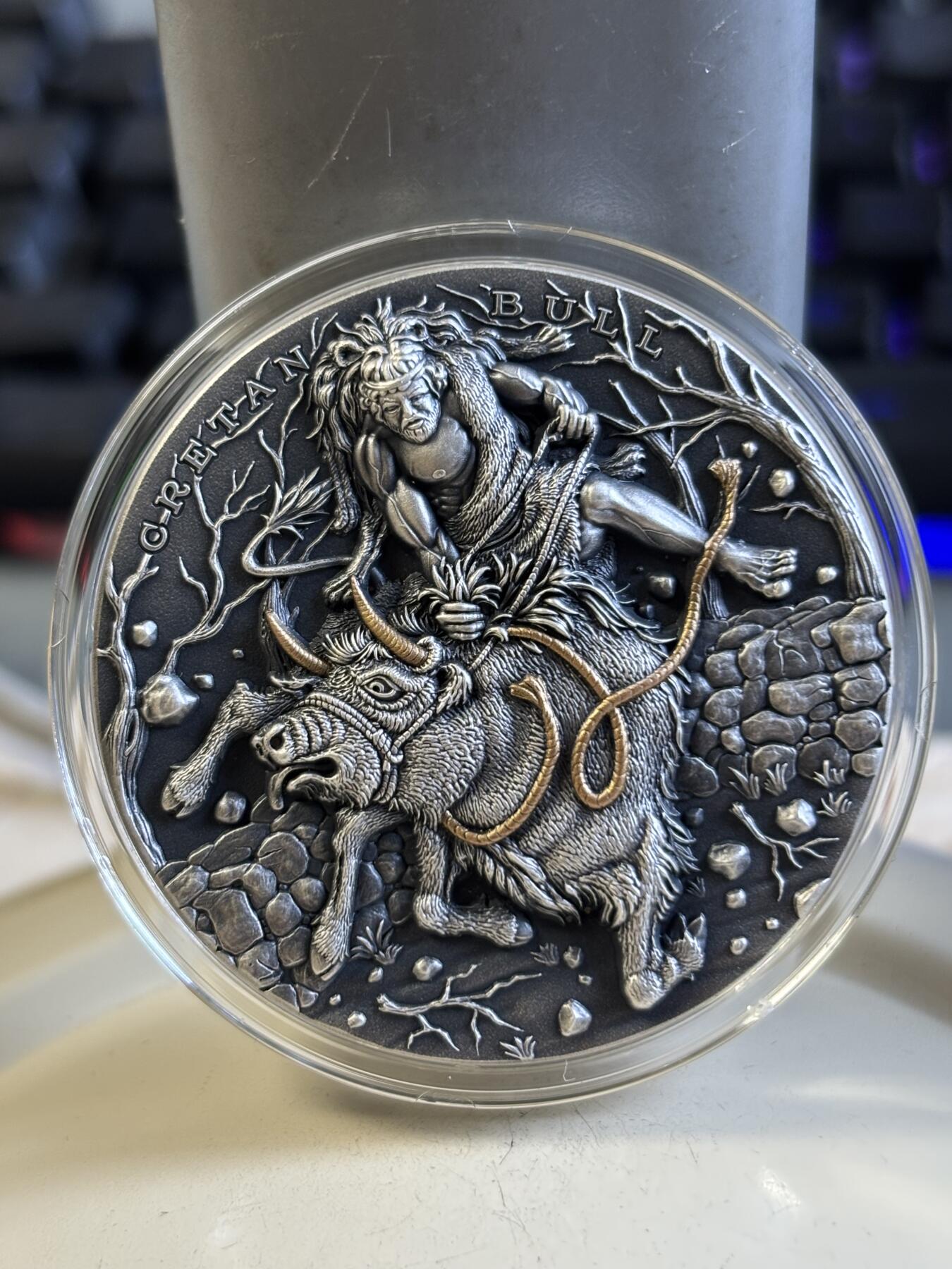 第193期拍卖 纽埃2023年大力神海格力斯驯服克里特公牛仿古2盎司银币，999银，发行500枚