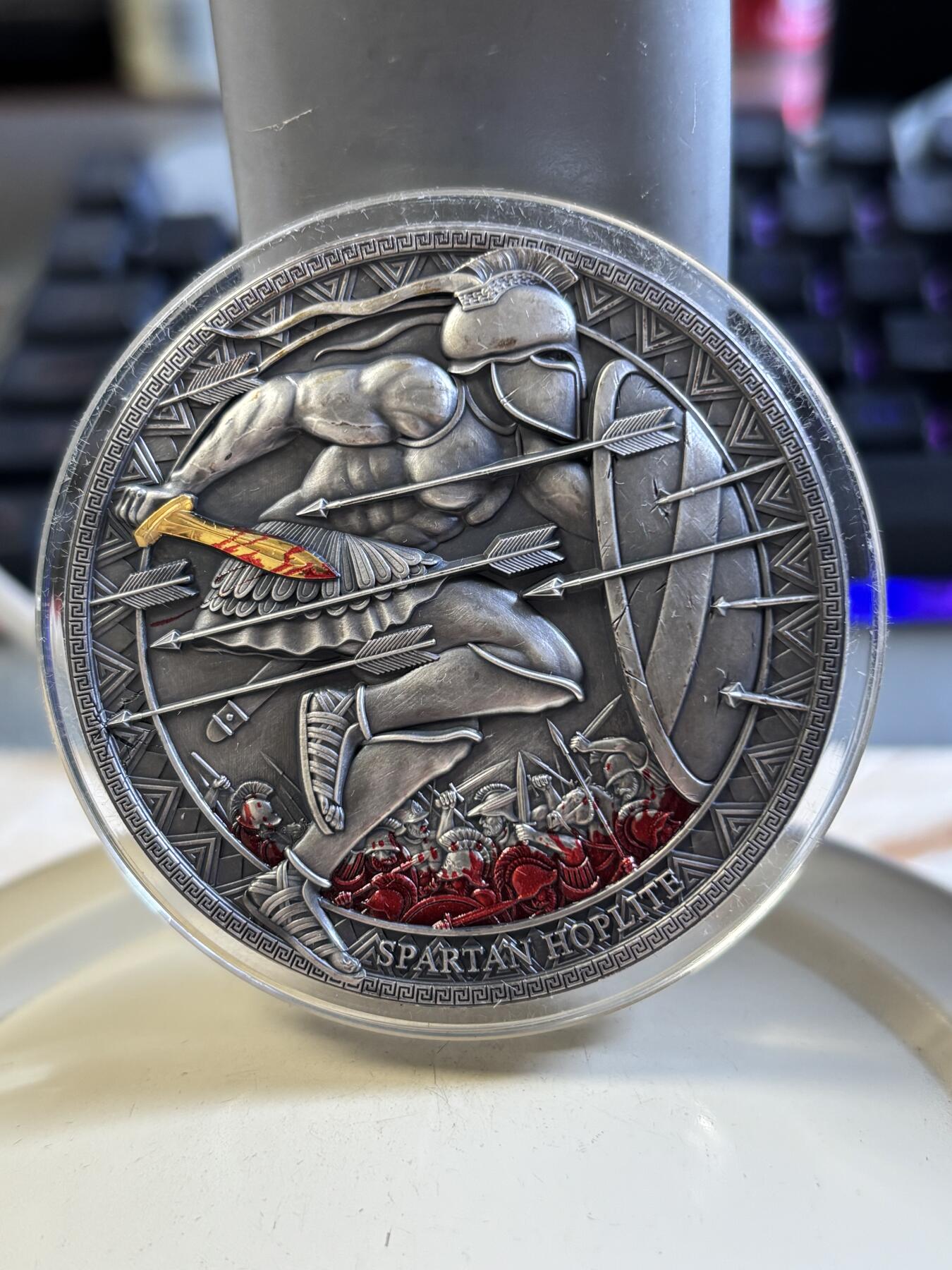 第192期拍卖 喀麦隆2019年勇士系列1斯巴达战士高浮雕3盎司仿古银币，999银，发行500枚