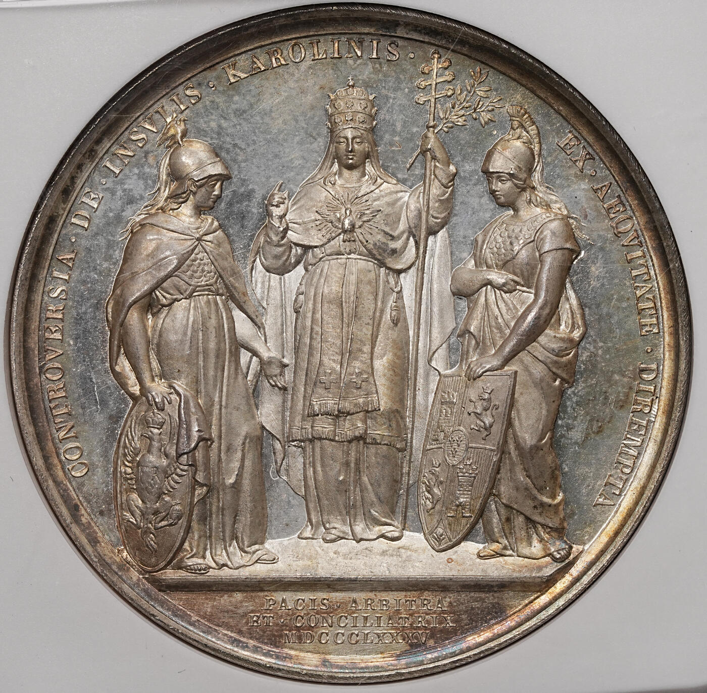 修遠堂世界钱币第106期，请看参拍说明 NGC MS63  1885年教宗利奥十三世成功调解西班牙与德国加罗林群岛争端纪念高浮雕大银章