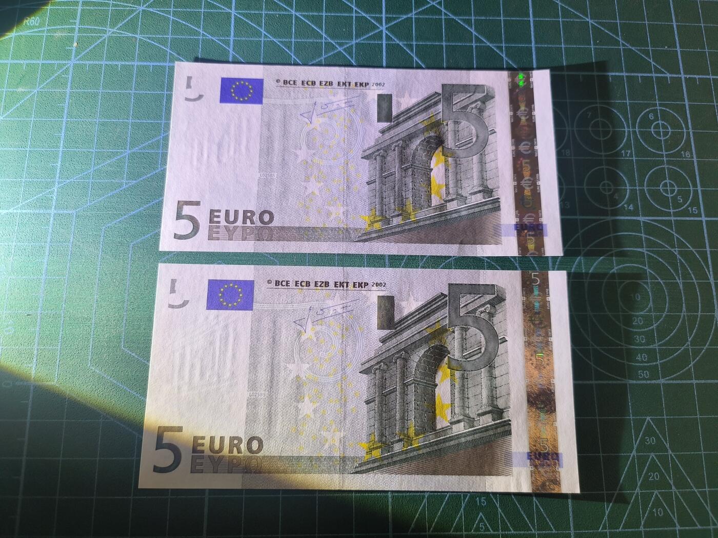 世界靓号纸钞第八十二期 2签欧元 5欧元两张 10欧元三张 品相如图