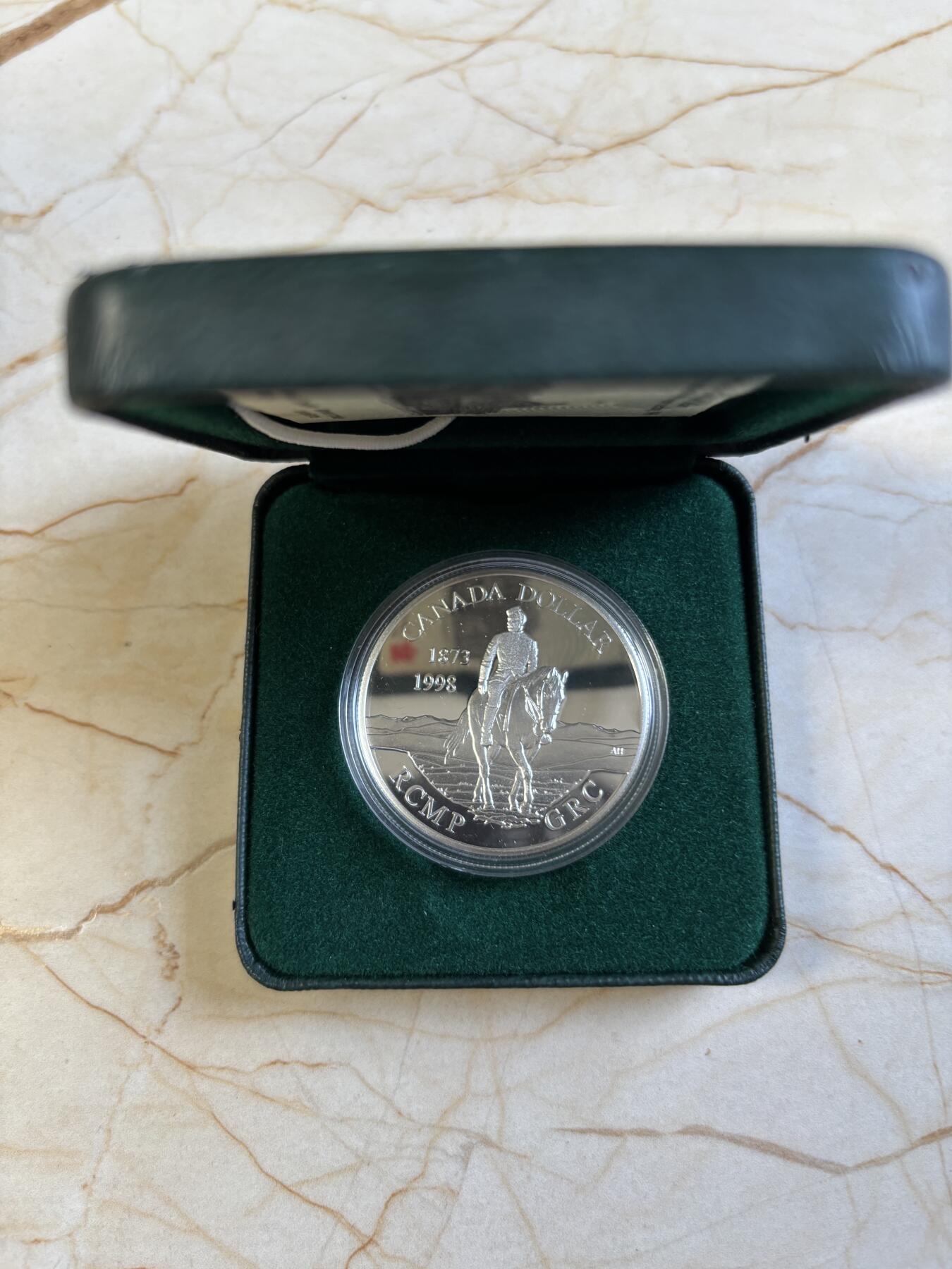 第193期拍卖 获奖加拿大1998年皇家骑警成立125周年精制银币，925银，25.175克