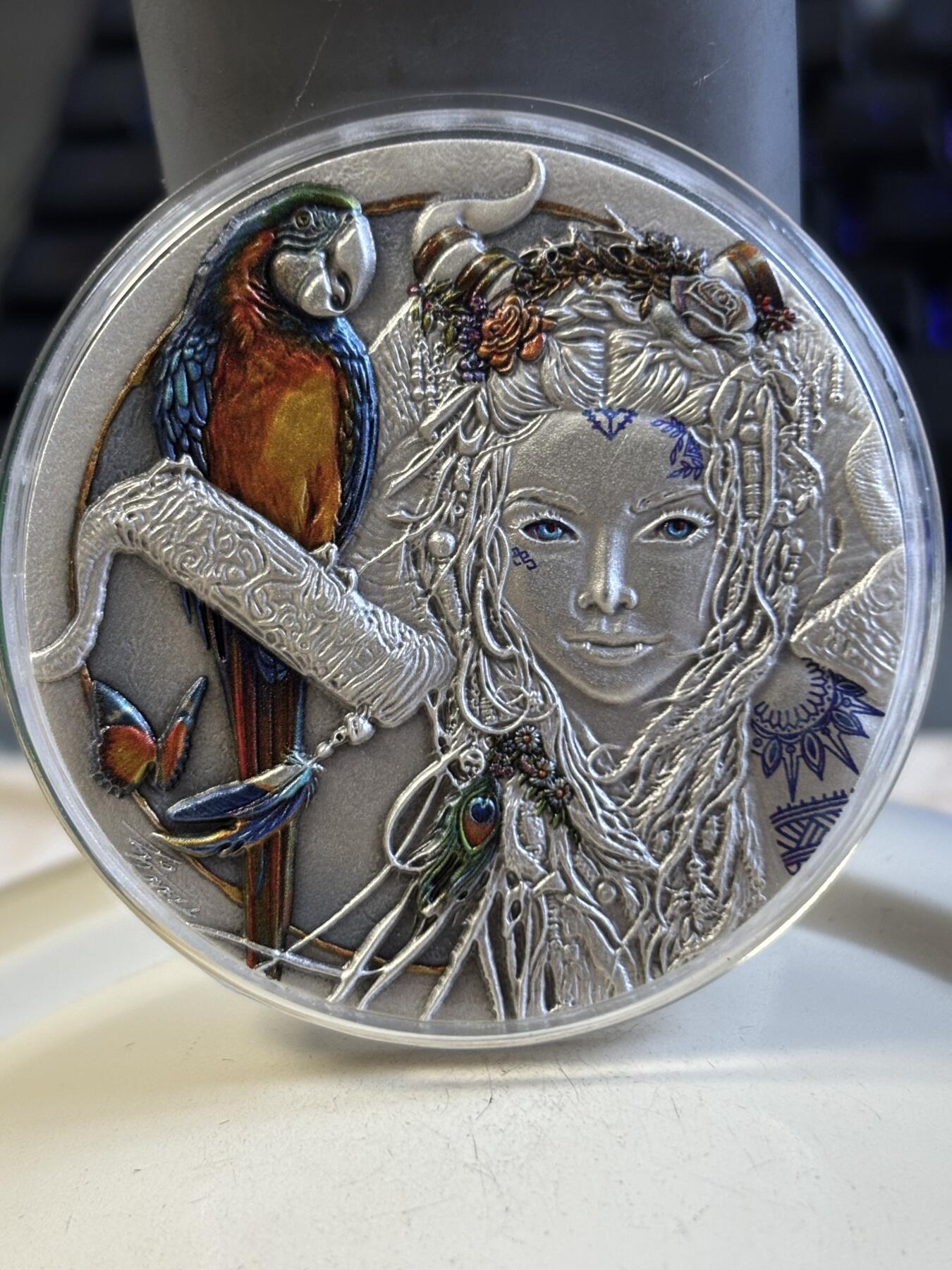 第193期拍卖 纽埃2022年黑暗女神系列5solstice彩色仿古银币，999银，50克，发行250枚