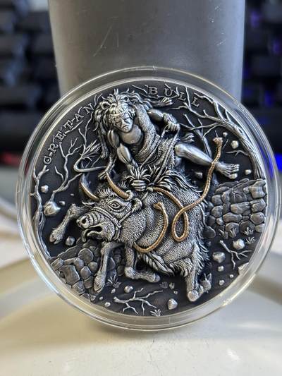 第193期拍卖 - 纽埃2023年大力神海格力斯驯服克里特公牛仿古2盎司银币，999银，发行500枚