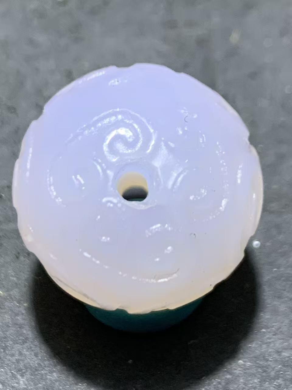 稀有紫罗兰高冰荧光润料玛瑙随形回纹珠一颗，